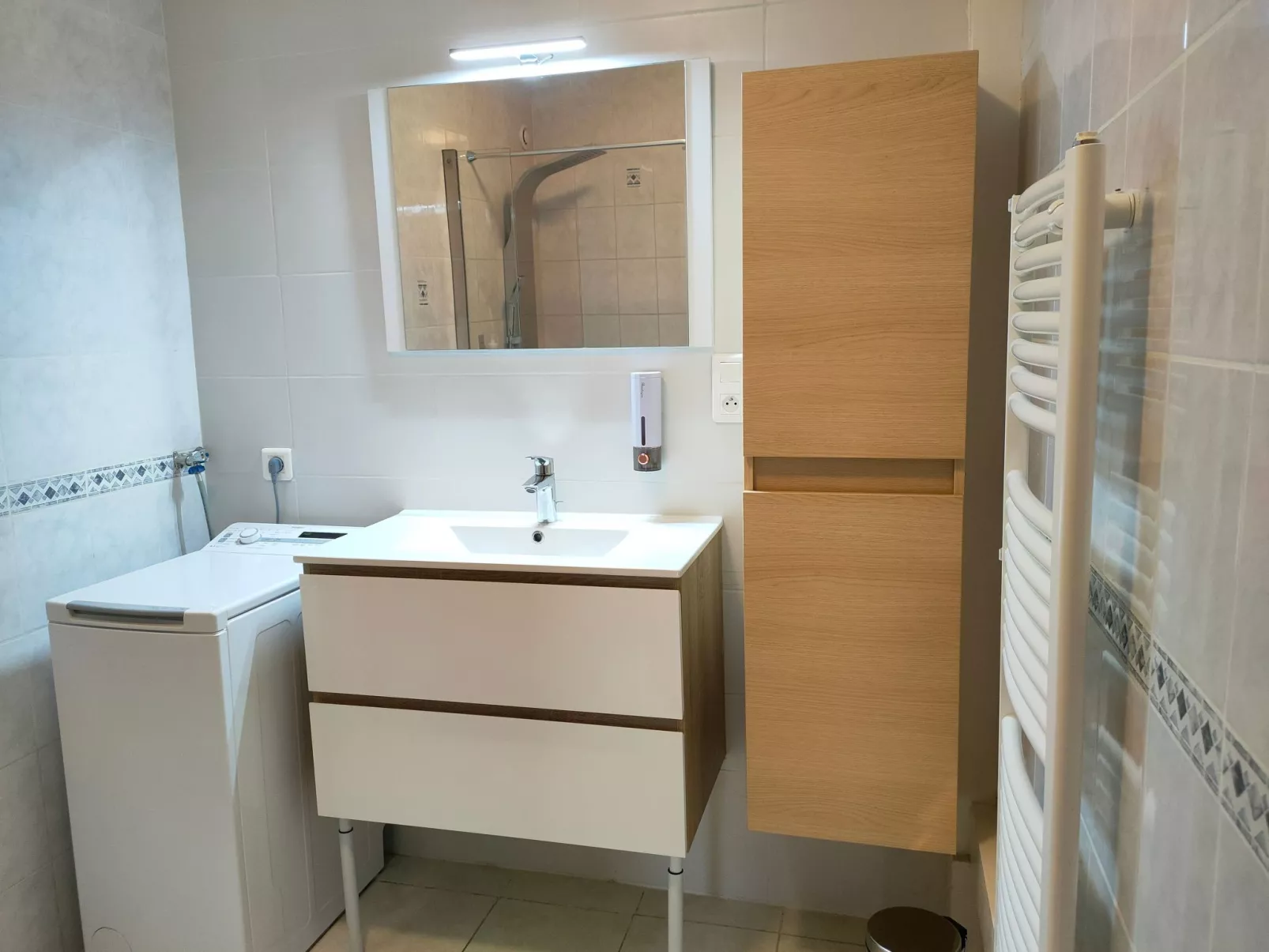 Saine Montagne du Jura mit Spa Sauna Fluss-Drinnen