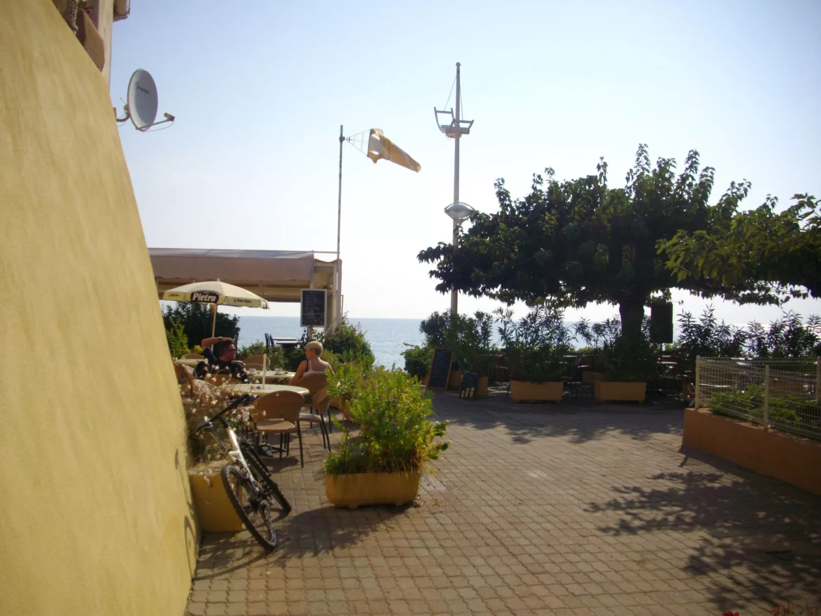 Sole e Ventu-Draußen