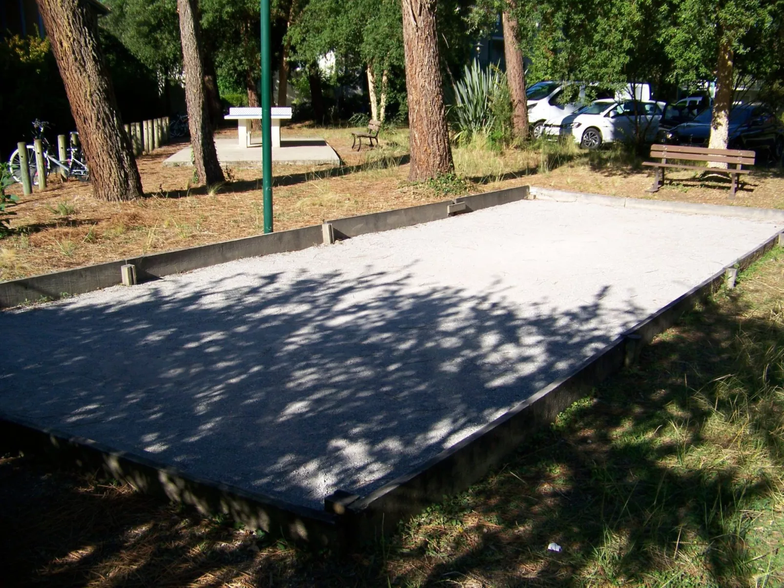 Schönes Appartment in ruhiger Lage in einer baumbestandenen Residenz mit beheiz-Dehors