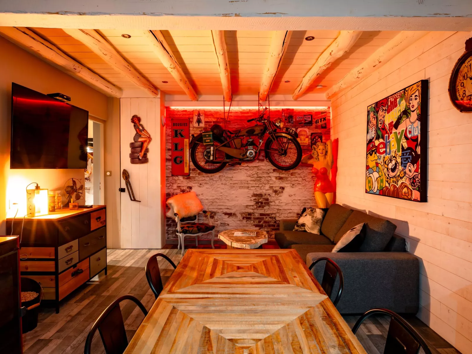 Domäne "Leons Garage"-Drinnen