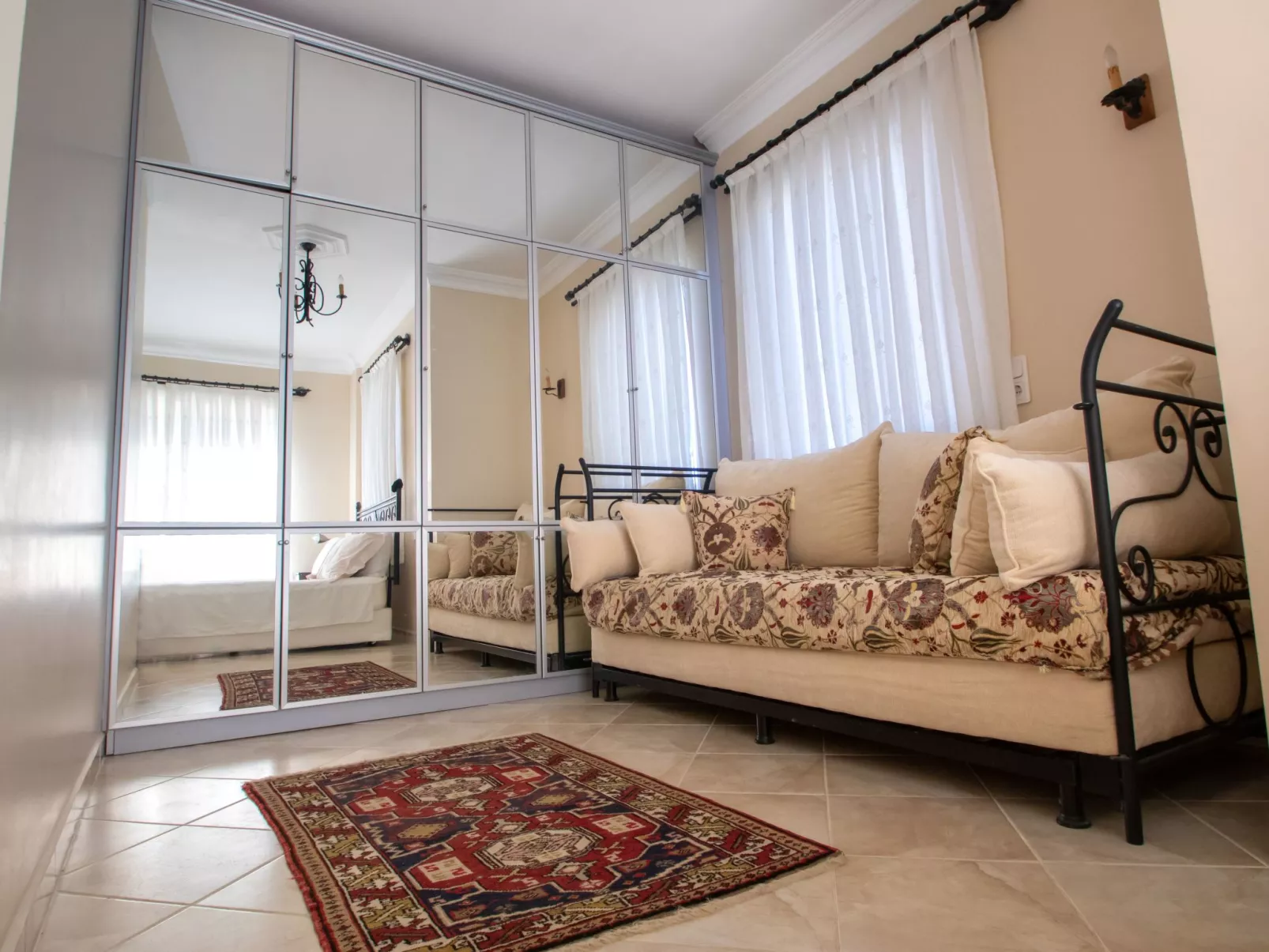 Mit Garten, Grill und Terrasse-Dedans