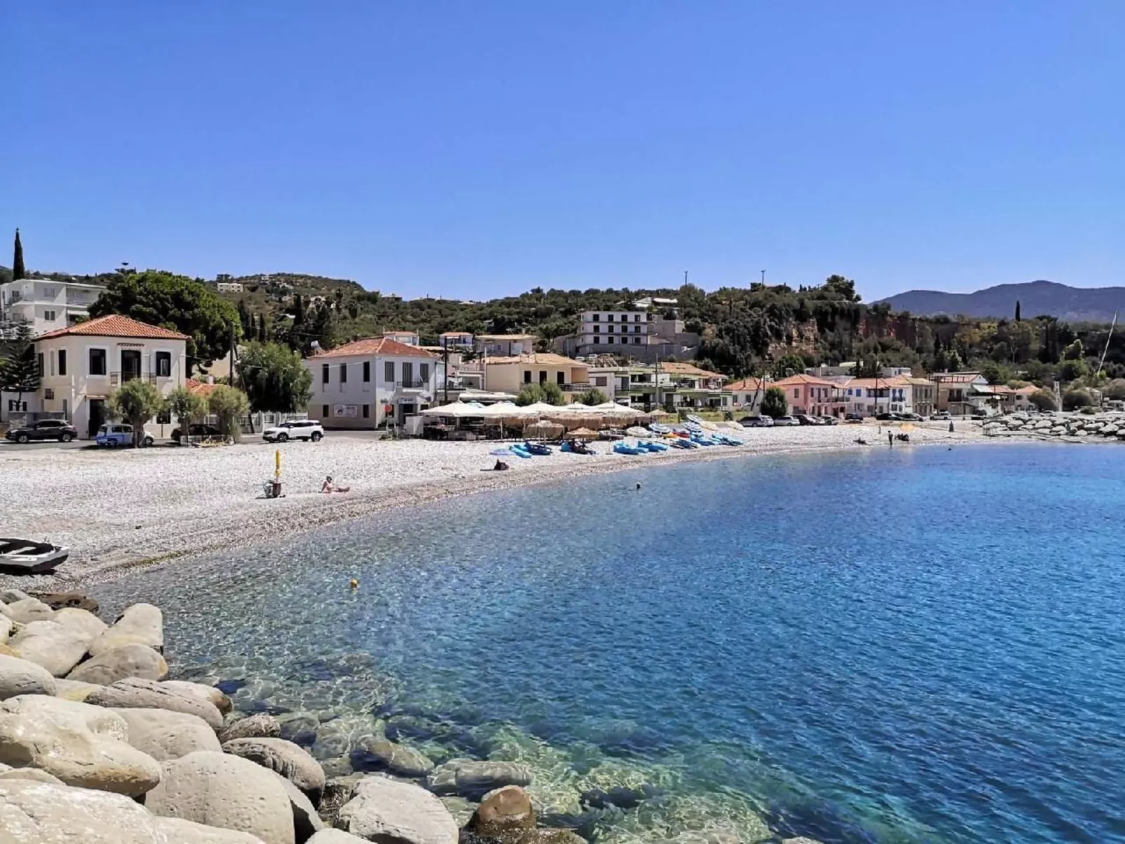 Mit Blick auf das Wasser-Outside