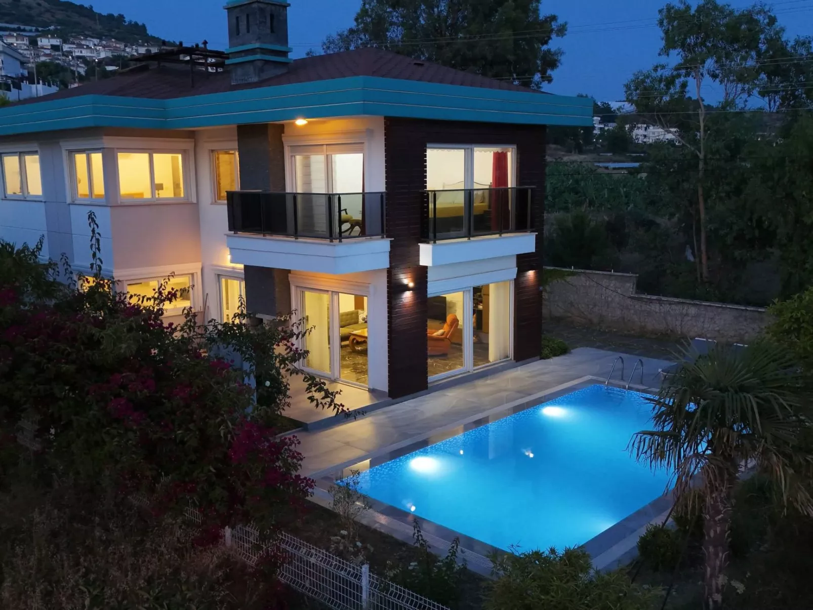 Genießen Sie Ihre sonnige Reise mit "NarVilla"-Outside