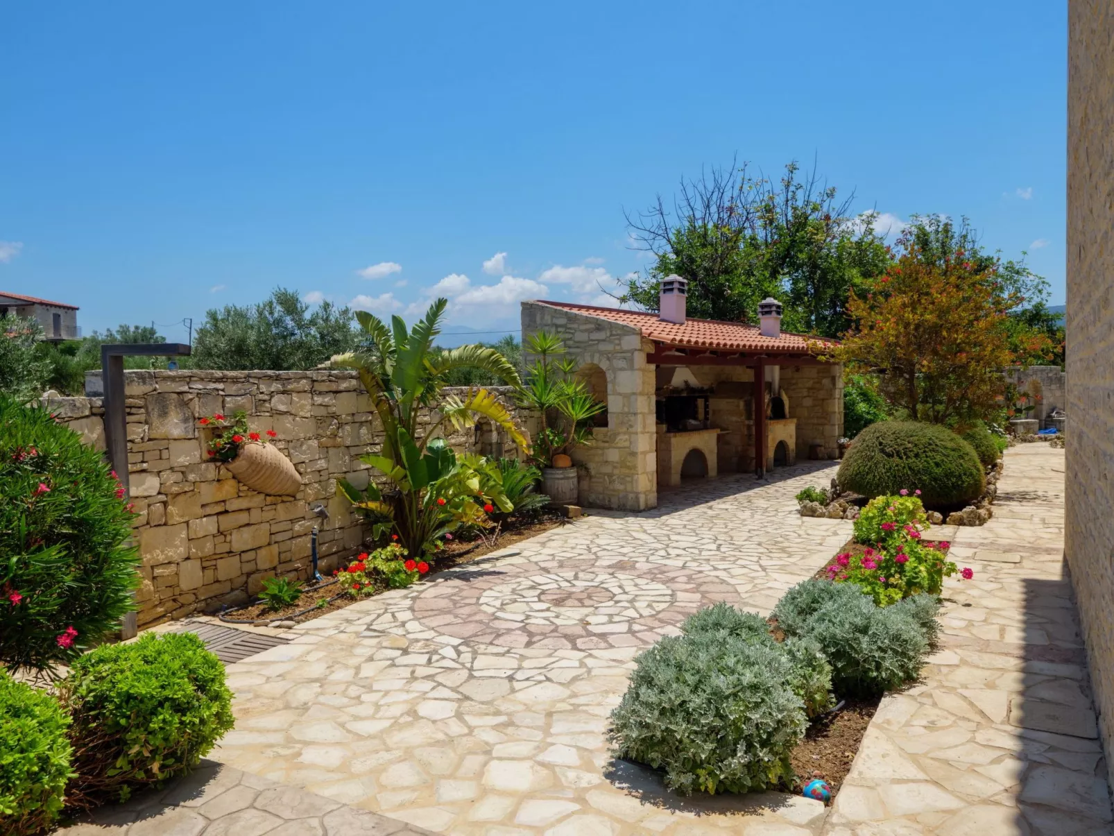 Familienfreundliche Villa mit Pool, BBQ, Kinderbereich-Outside