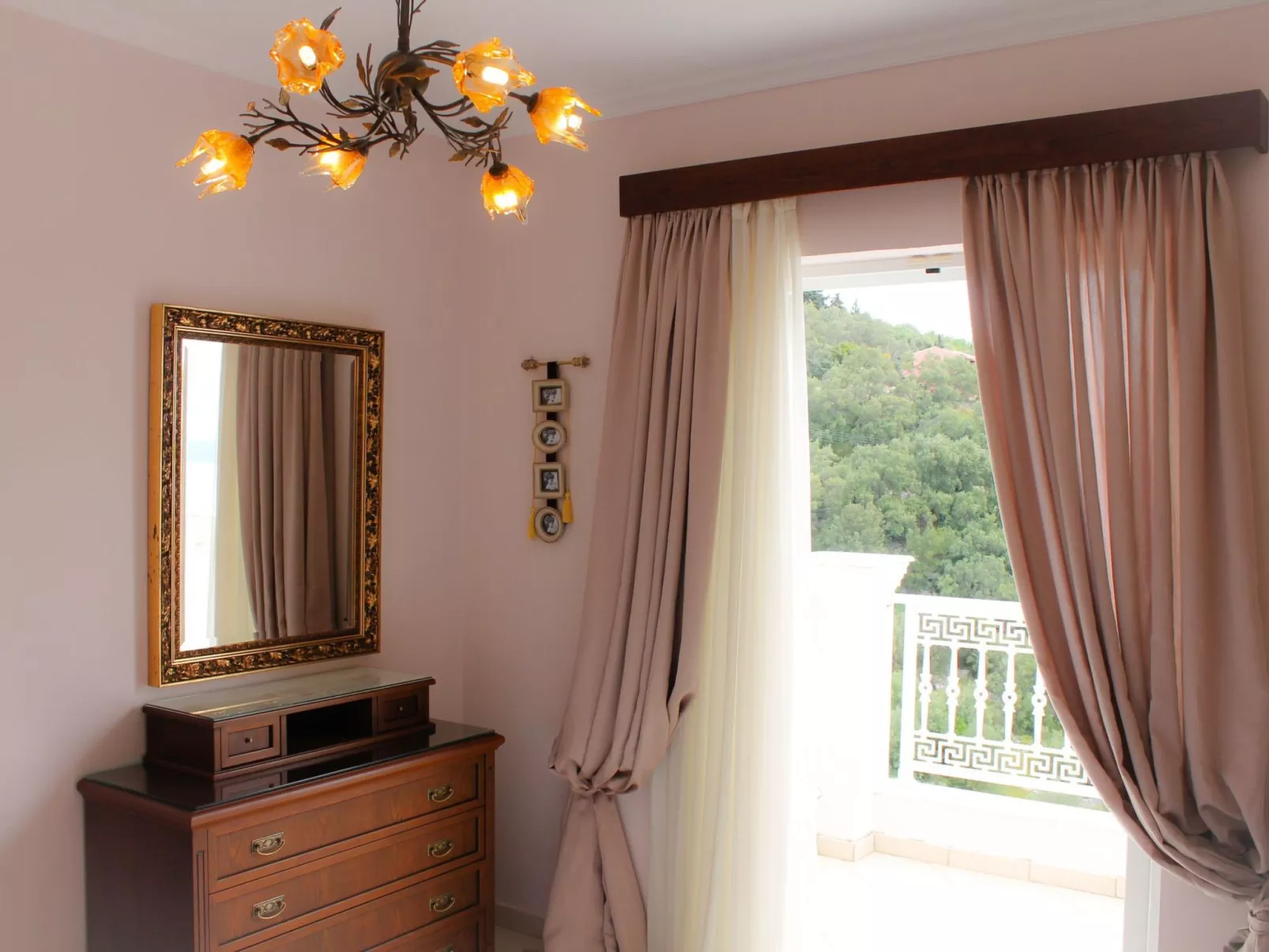 Wunderschöne Villa mit Panoramablick auf das Meer-Drinnen