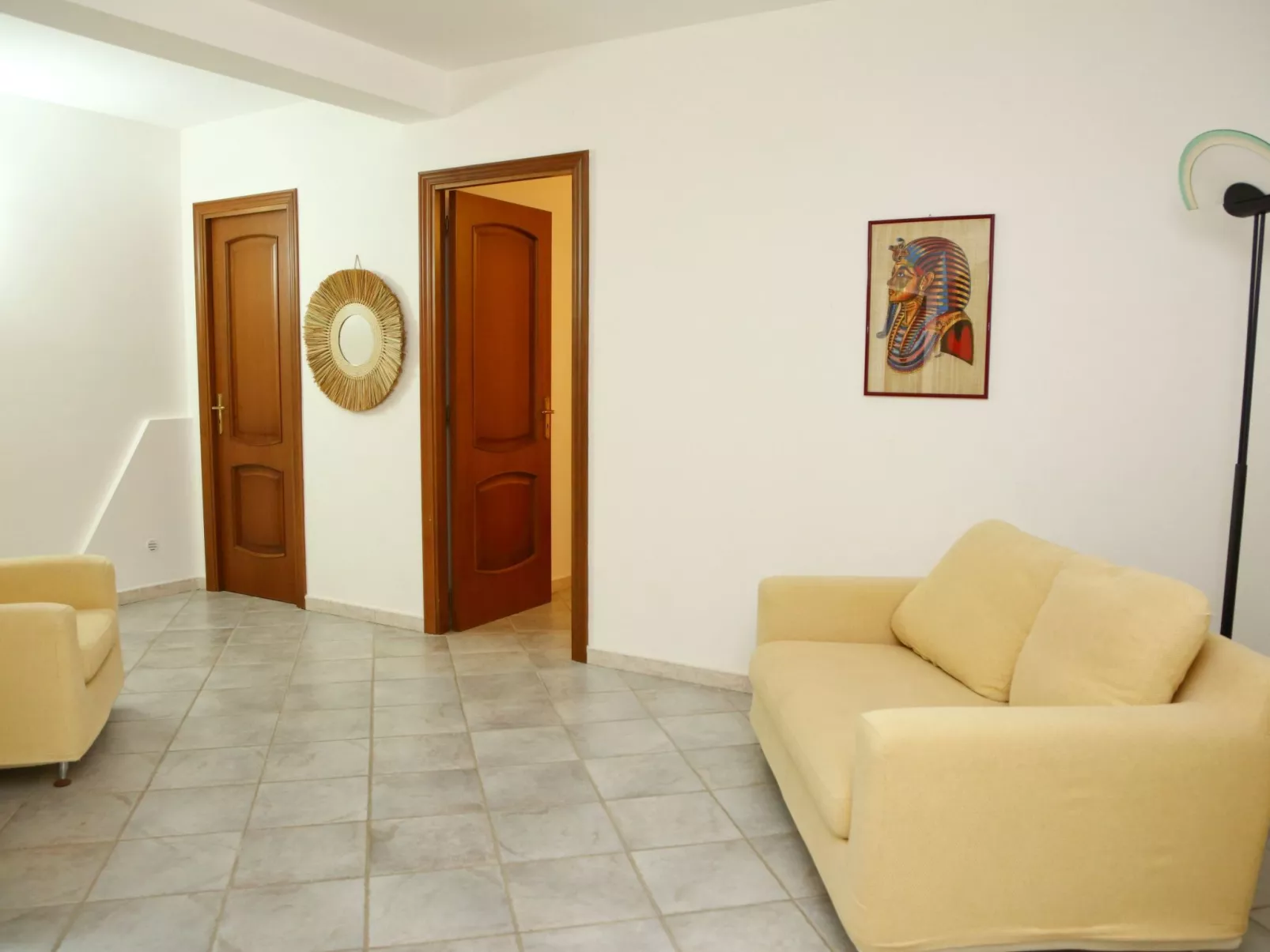 Villa mit Wasserblick-Drinnen