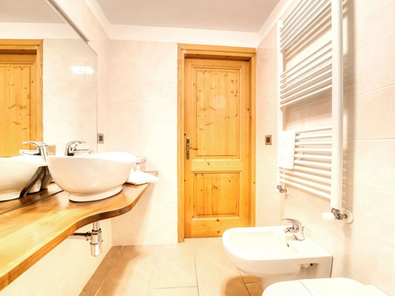 Wohnung im Dorfzentrum Ronco 2-Drinnen