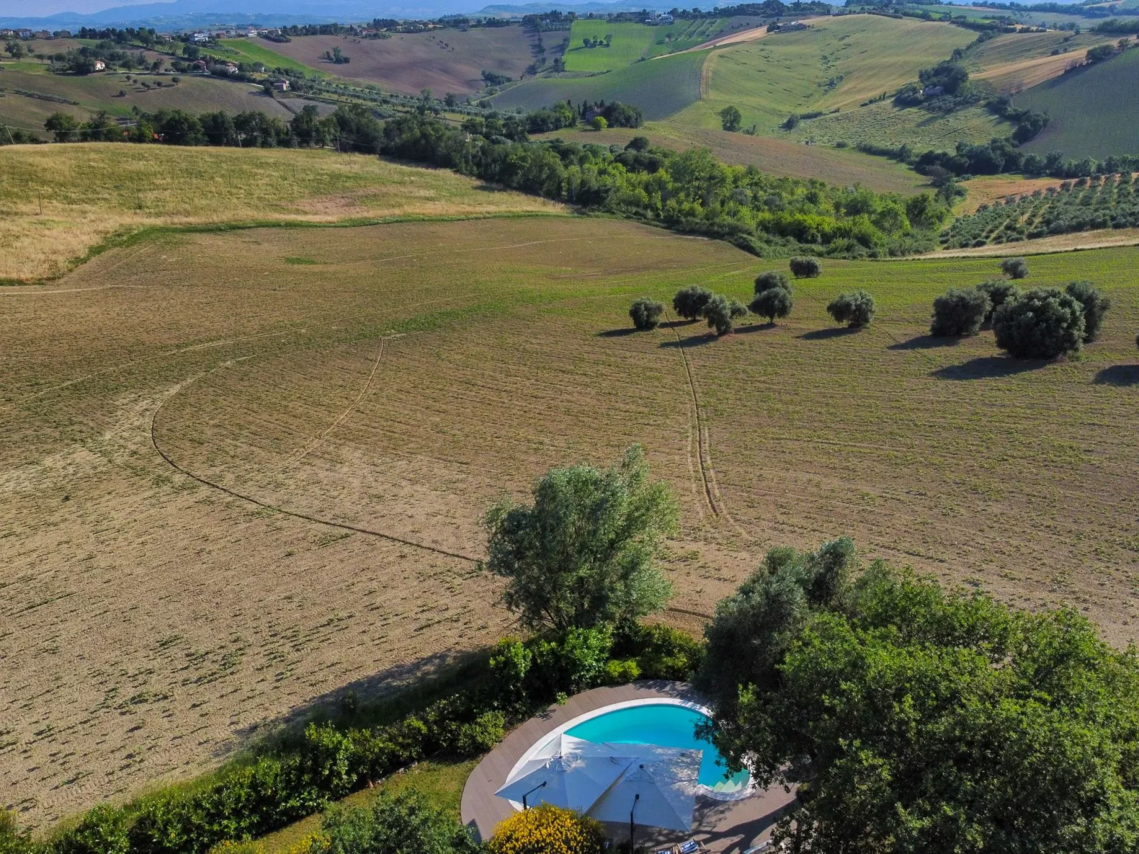 Villa Gelso mit Pool, Sauna und atemberaubender Aussicht-Outside