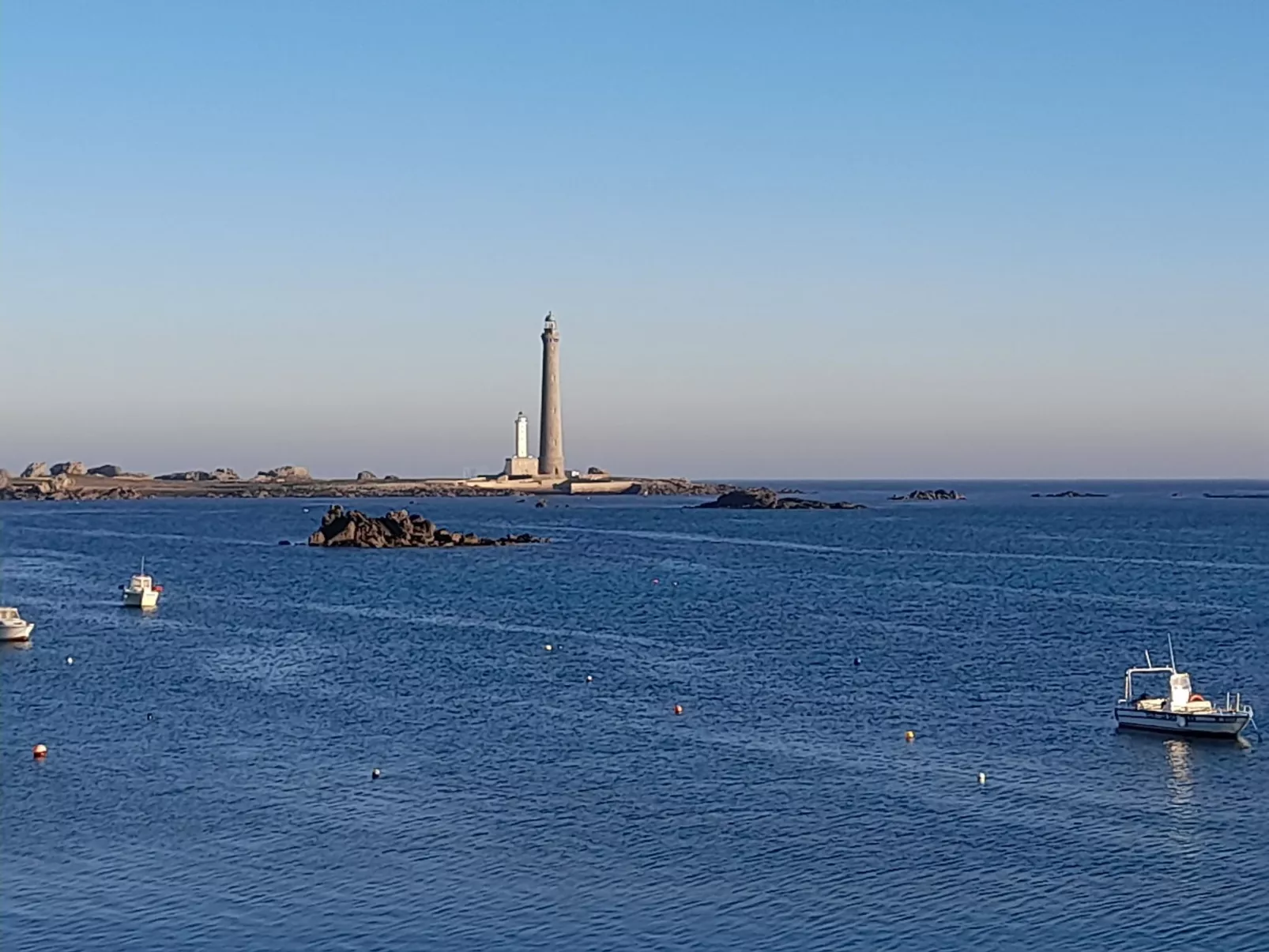 Charmantes Haus mit Garten, 200m vom Strand entfernt-Outside
