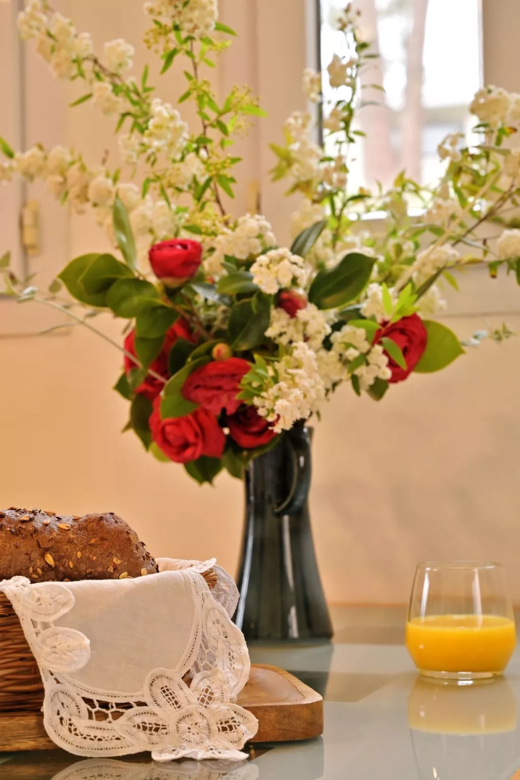 Weingut Punta della guardia zwischen Meer und Gebirge-Inside