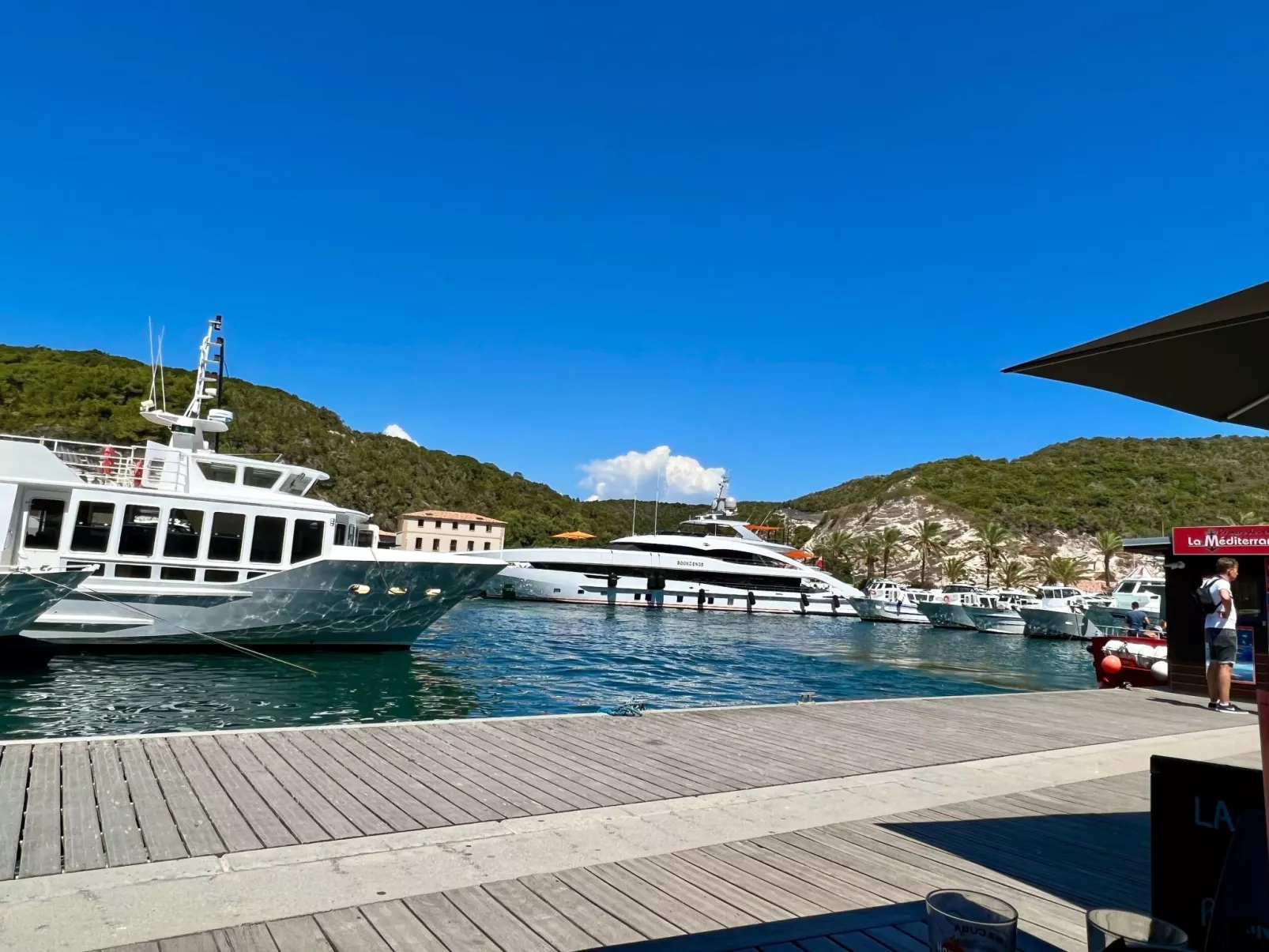 Neue Wohnung 2 Minuten vom Hafen entfernt-Dehors