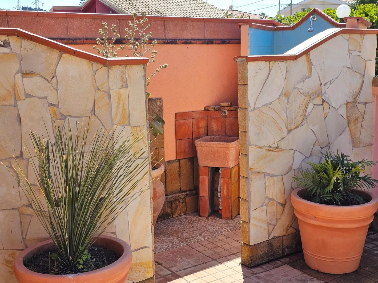 Villa mit Wasserblick-Draußen