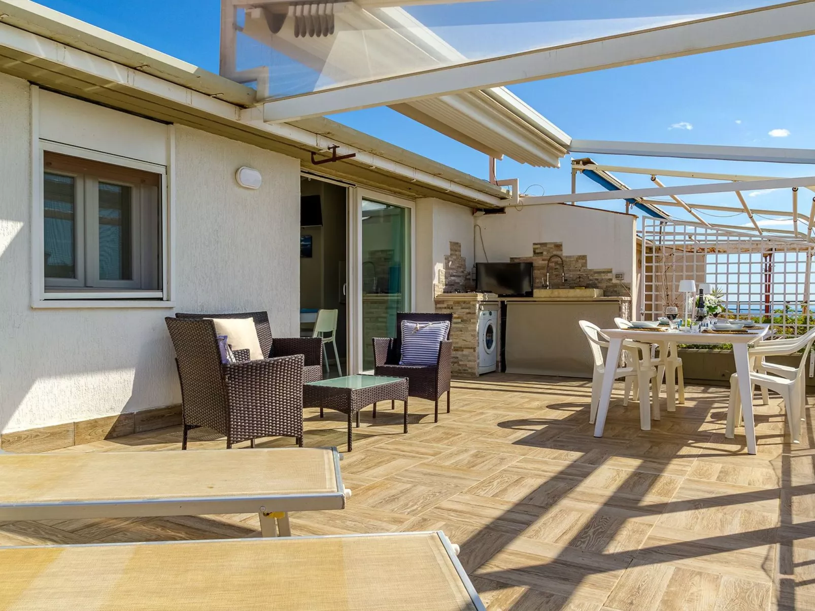 Naxos Loft Ferienwohnung mit Terrasse-Inside