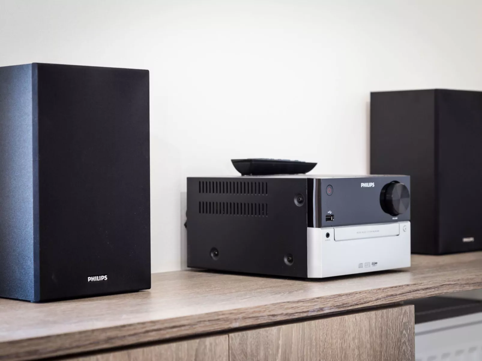 Küstenvilla mit Pool in der Nähe eines ruhigen Sandstrandes-Drinnen