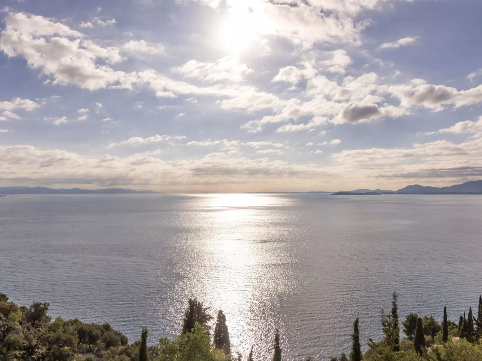 Luxuriöses Apartment mit zwei Schlafzimmern und Meerblick-Outside