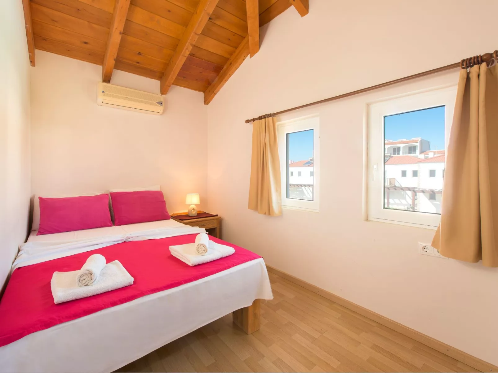 In Kolympia mit privatem Garten-Dedans