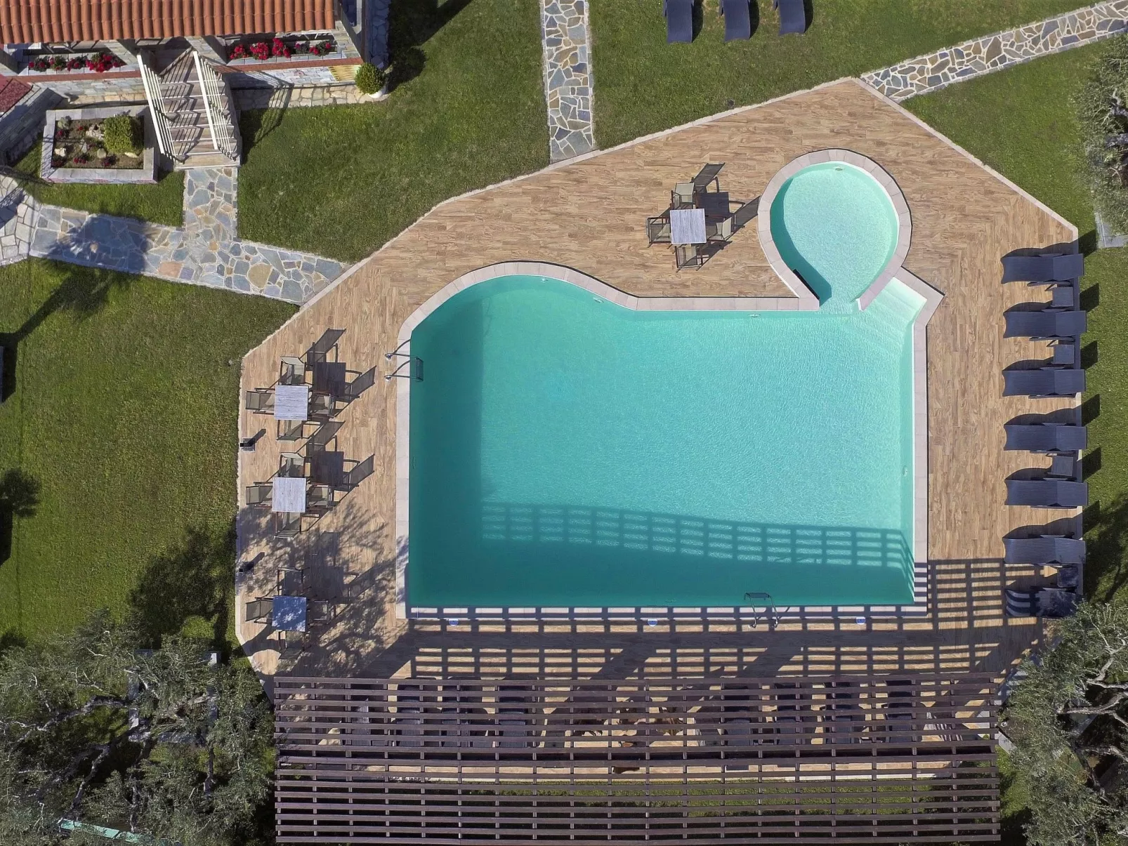 Elegantes Apartment im Erdgeschoss mit Gartenblick-Draußen