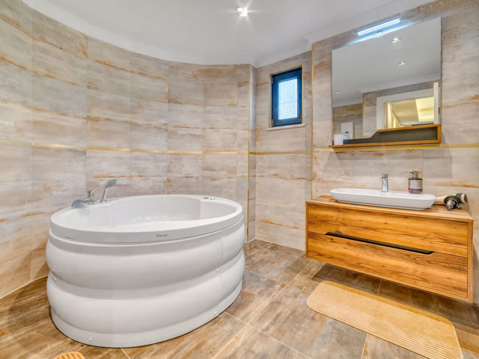 Luxuriöse Villa mit privatem Pool in Alanya-Inside