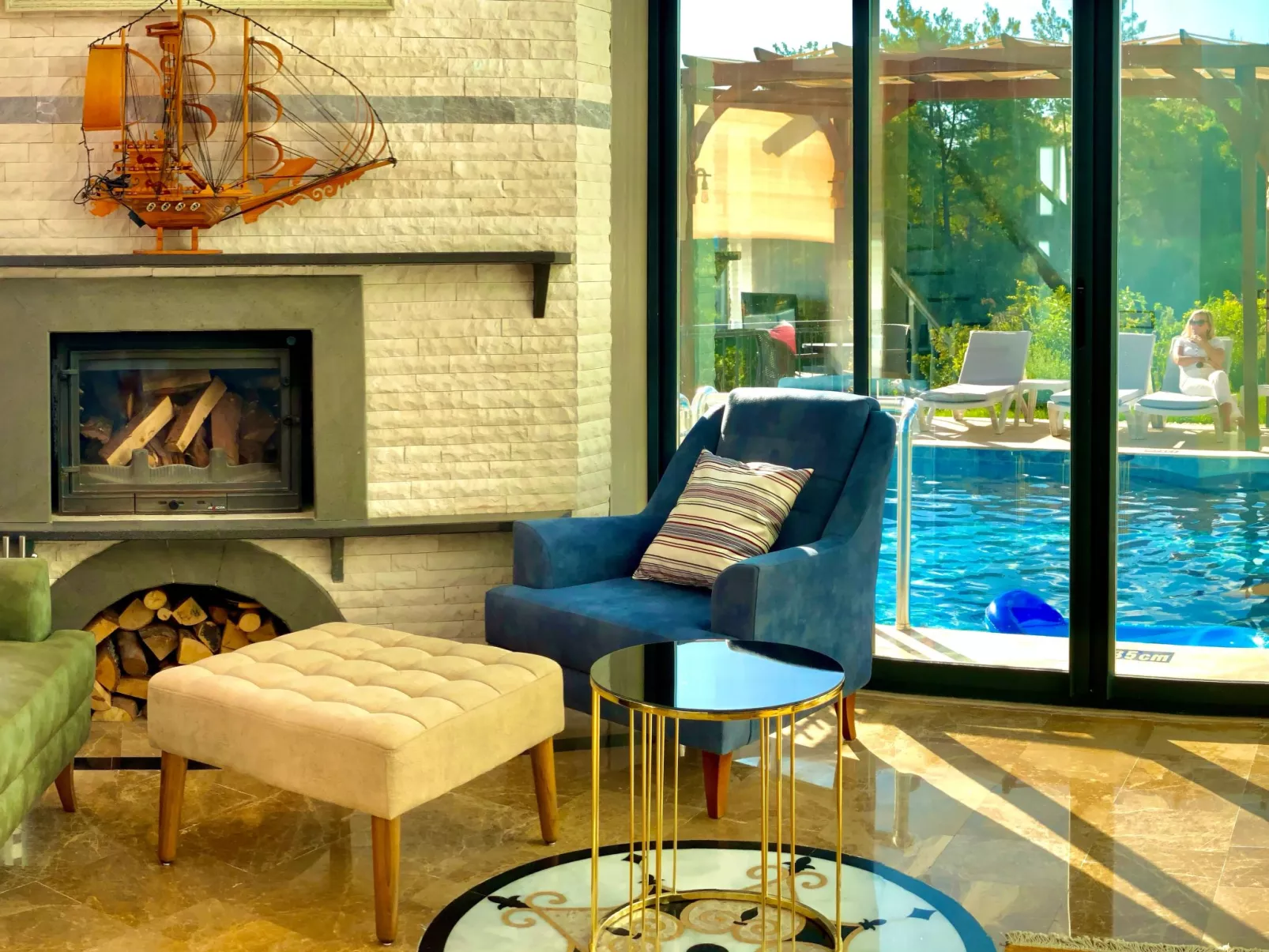 Berghütte mit eigenem Pool - Drinnen