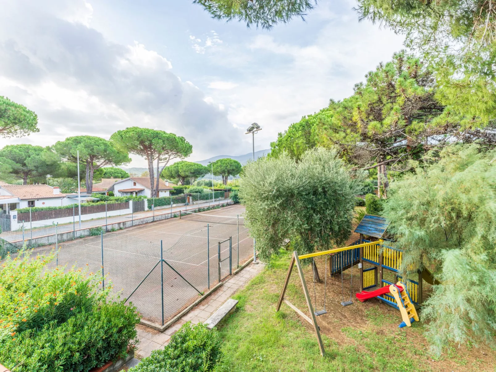 Mit Terrasse-Outside