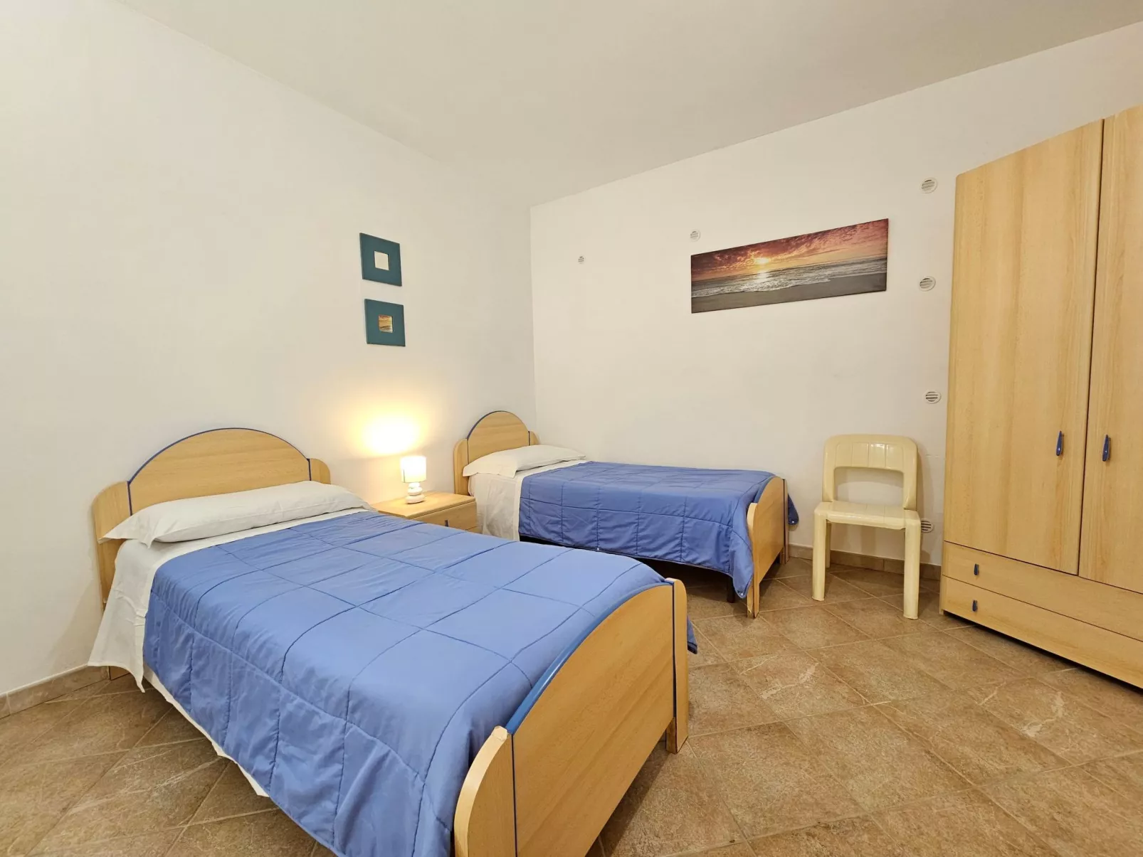 Helle mediterrane Villa mit Veranda und Garten-Inside