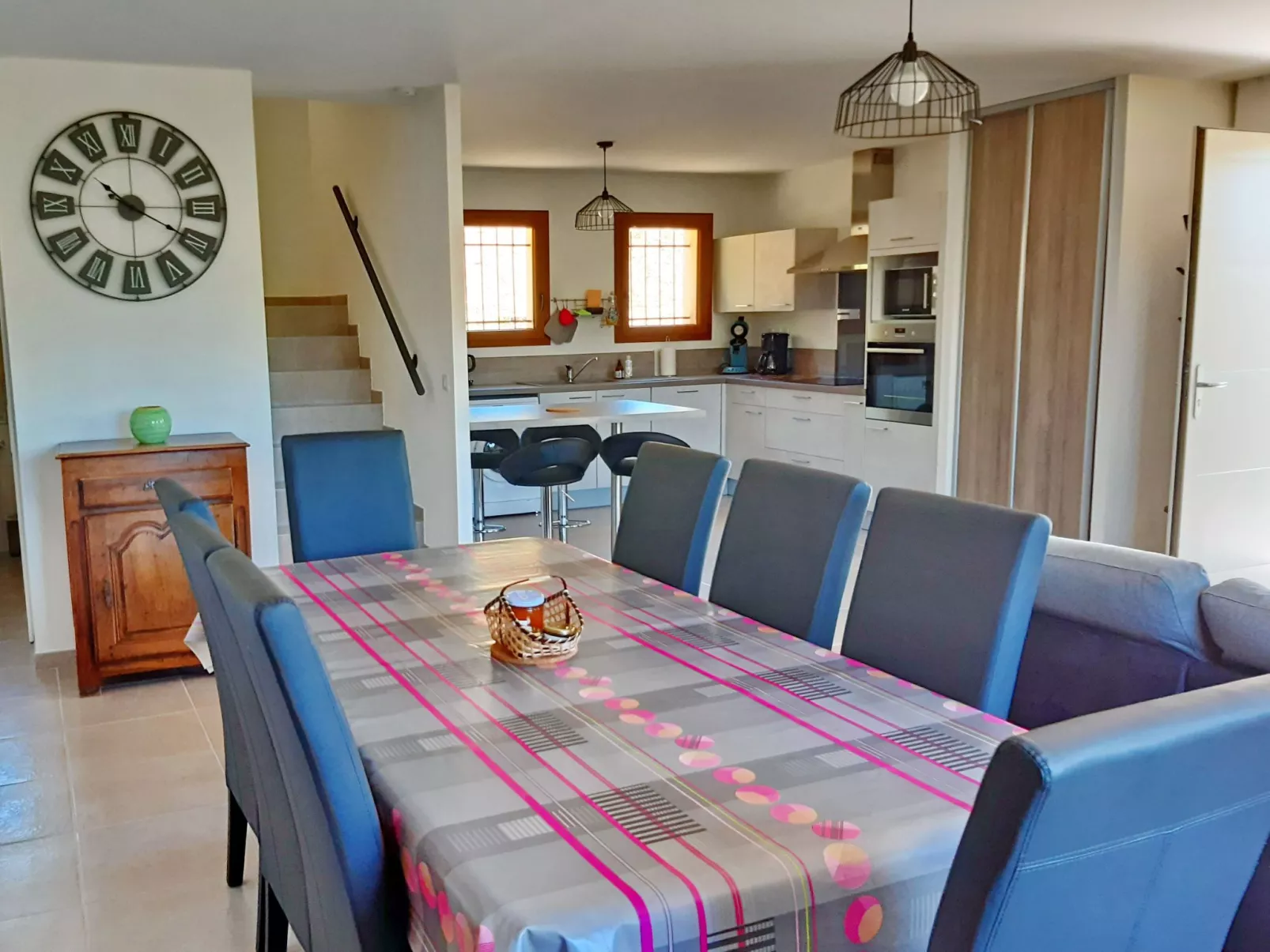 Mit Panoramablick auf den Mont Ventoux-Inside