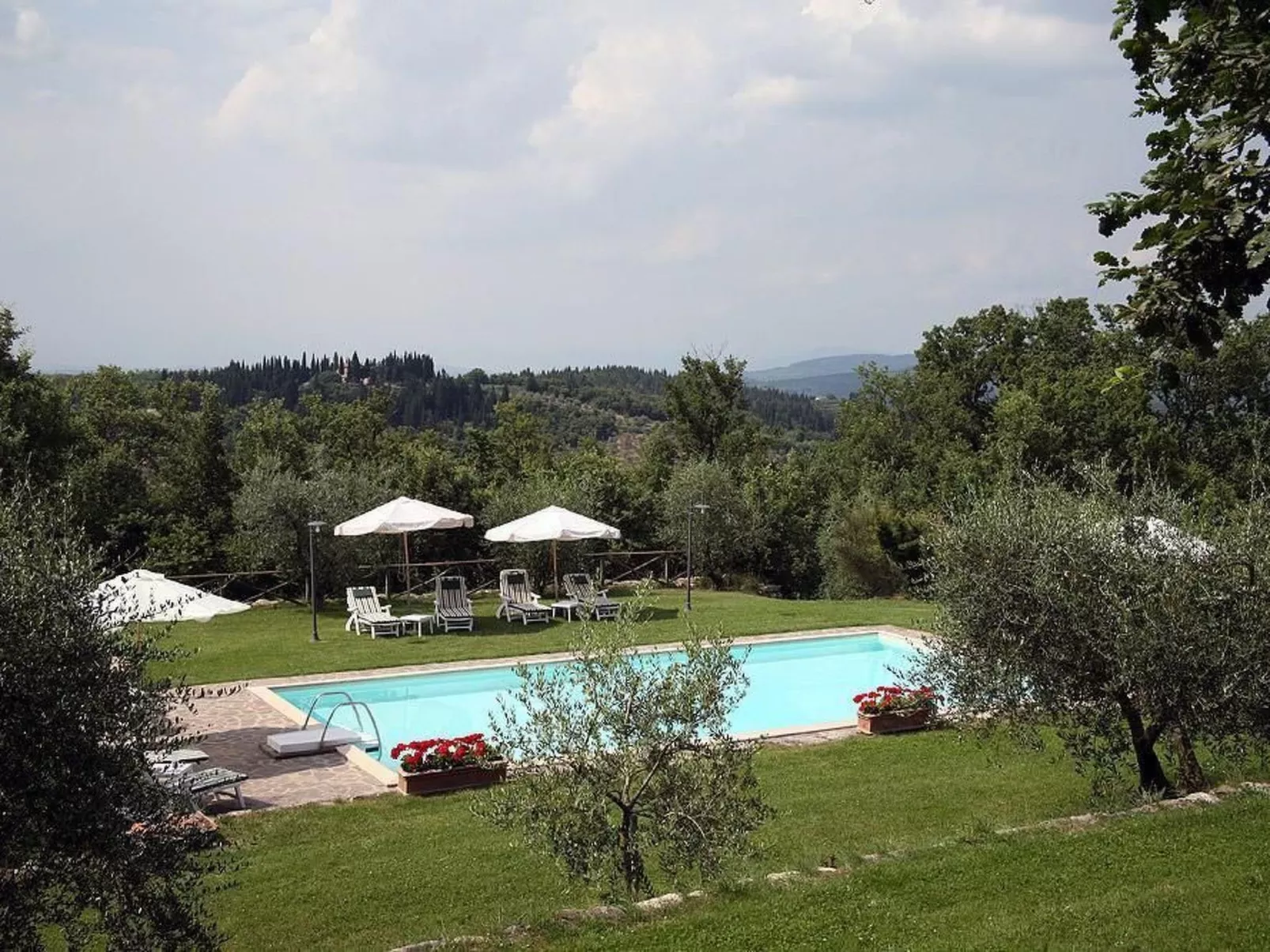 Anwesen "MonnaLisa" mit Schwimmbad-Outside