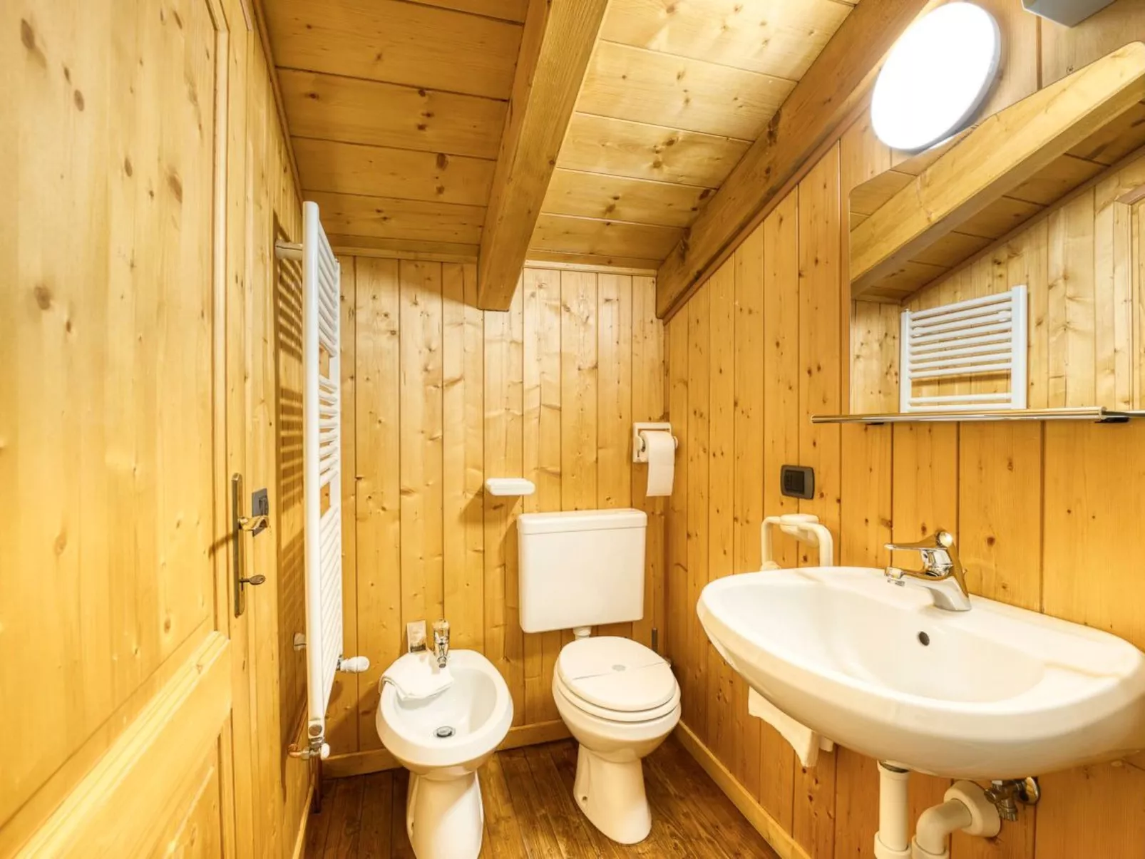 Wohnung im Dorfzentrum Ronco 3-Drinnen