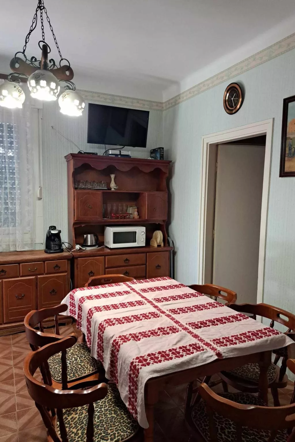 Mit eigenem Parkplatz-Dedans