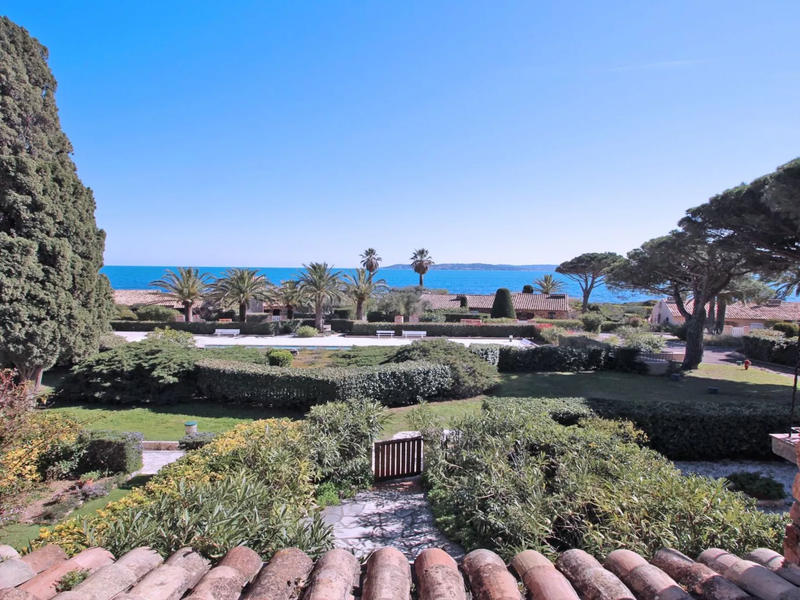 Appt T4 - 6 pers - Vue Mer - Piscine Résidence - Outside