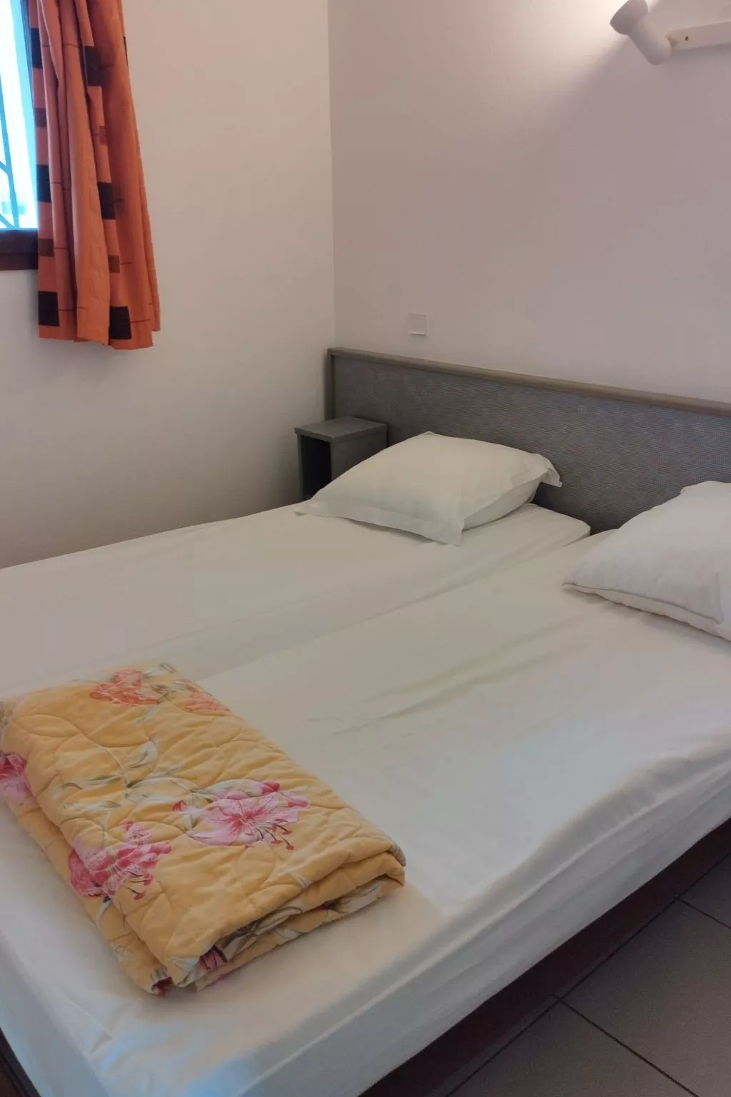 Moderne Ferienwohnung mit Meerblick-Drinnen