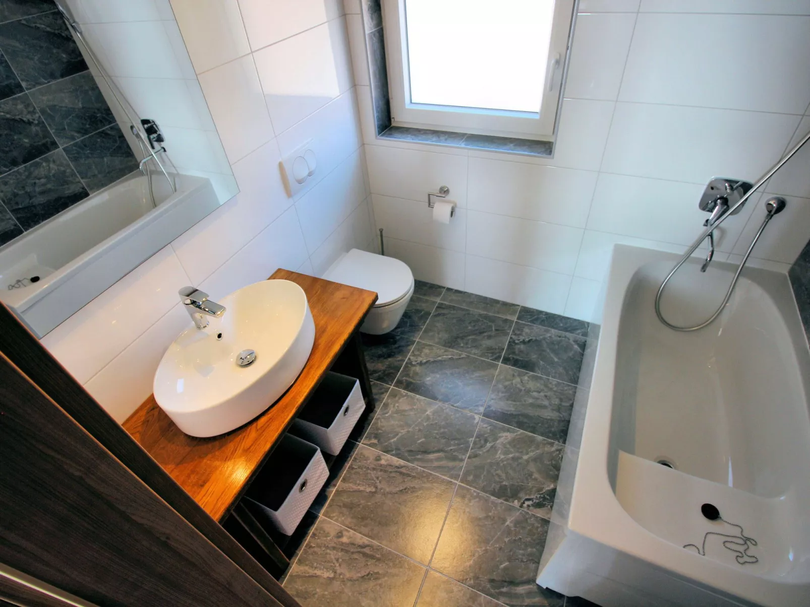 Wohnung "Buba 5" mit Terrasse-Drinnen