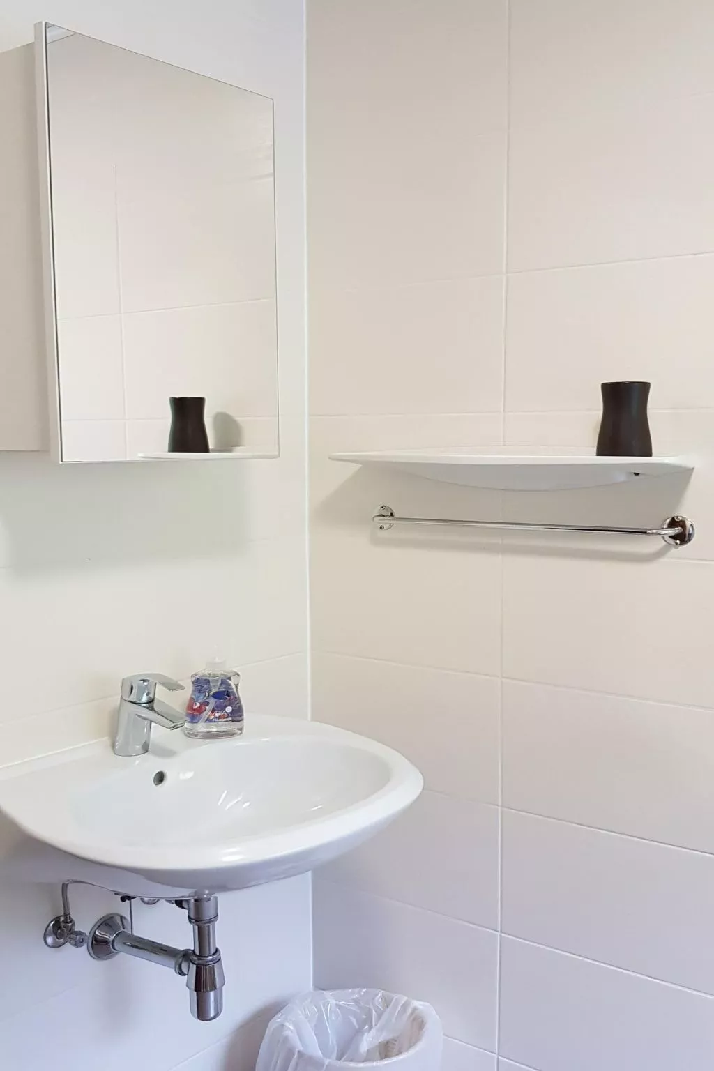 Geräumige Wohnung mit zwei Schlafzimmern und Balkon-Dedans