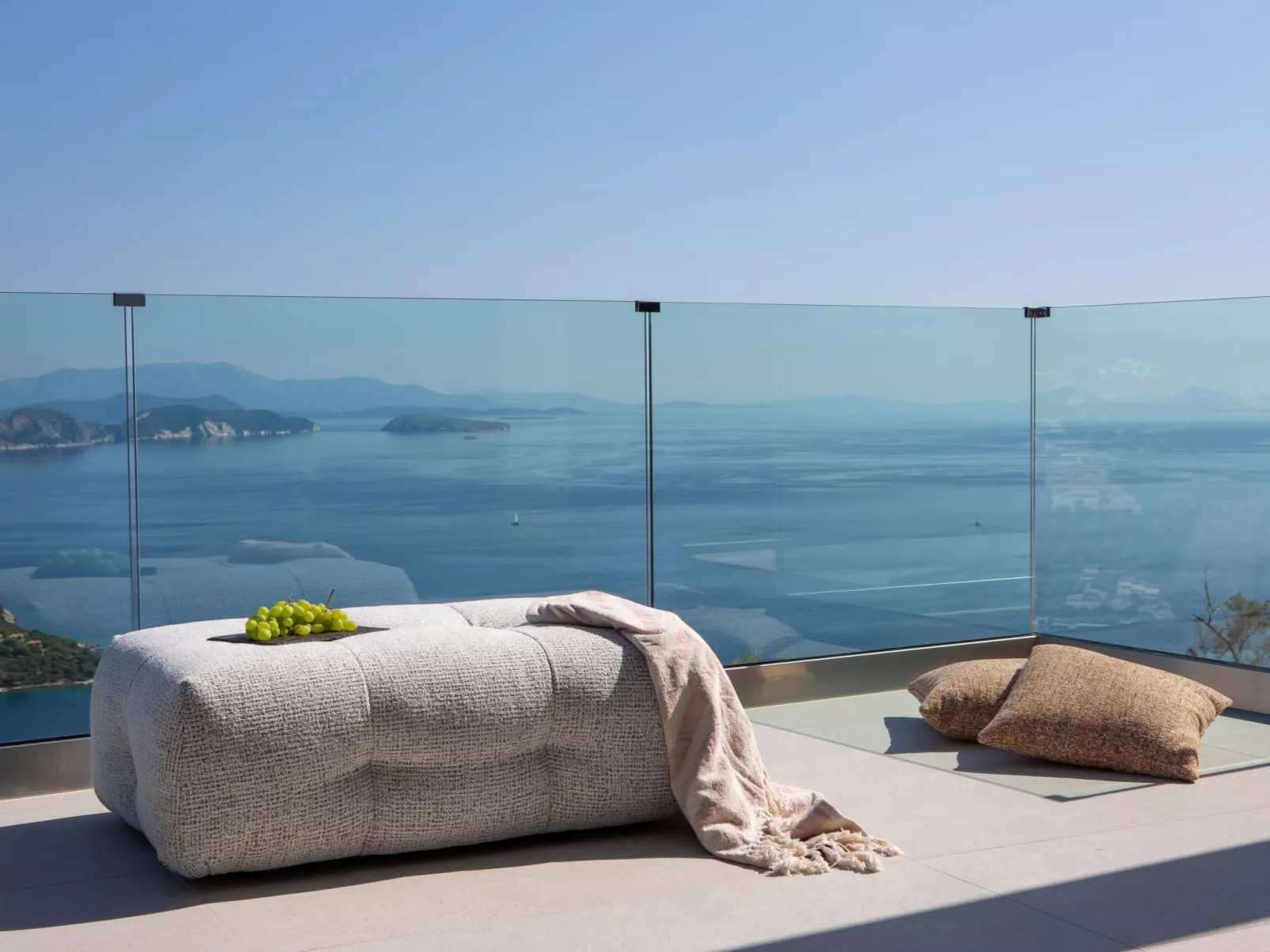 Ferienvilla "Yoni Villa" mit Infinity Pool-Draußen