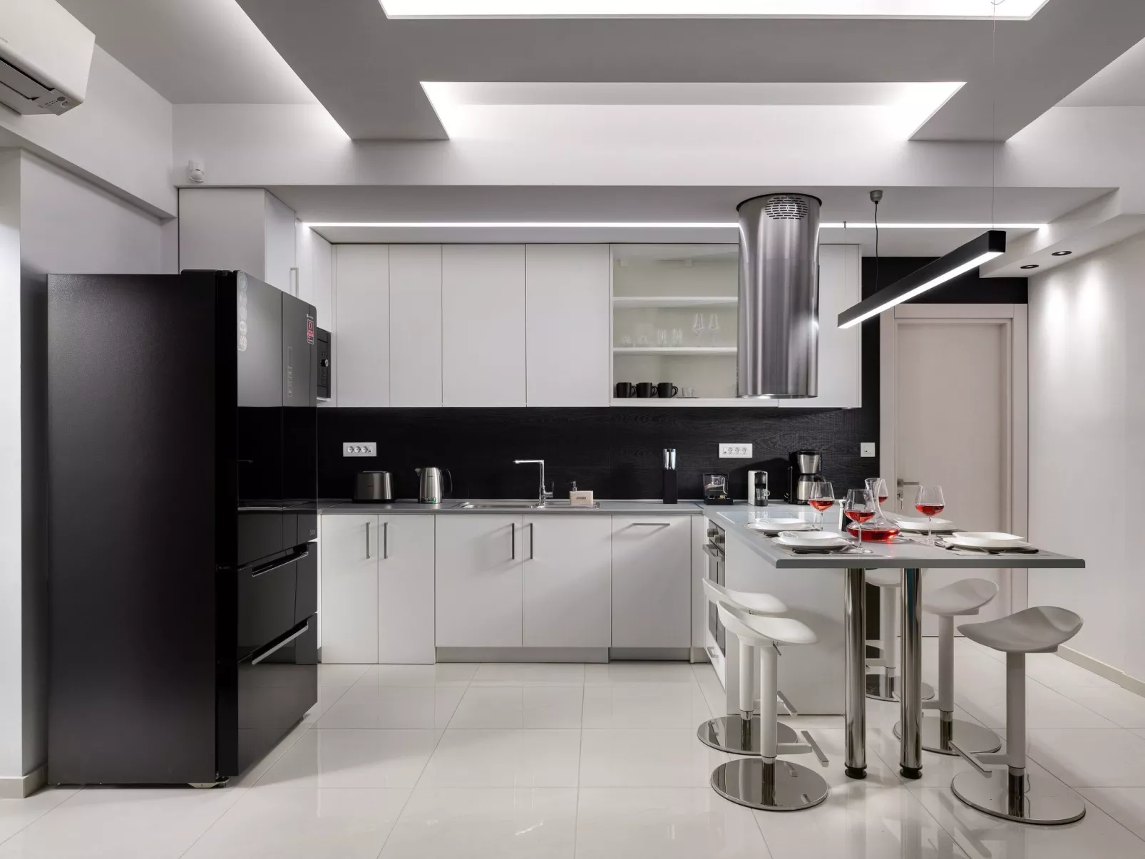 Rhodes Skyline Suites-Inside