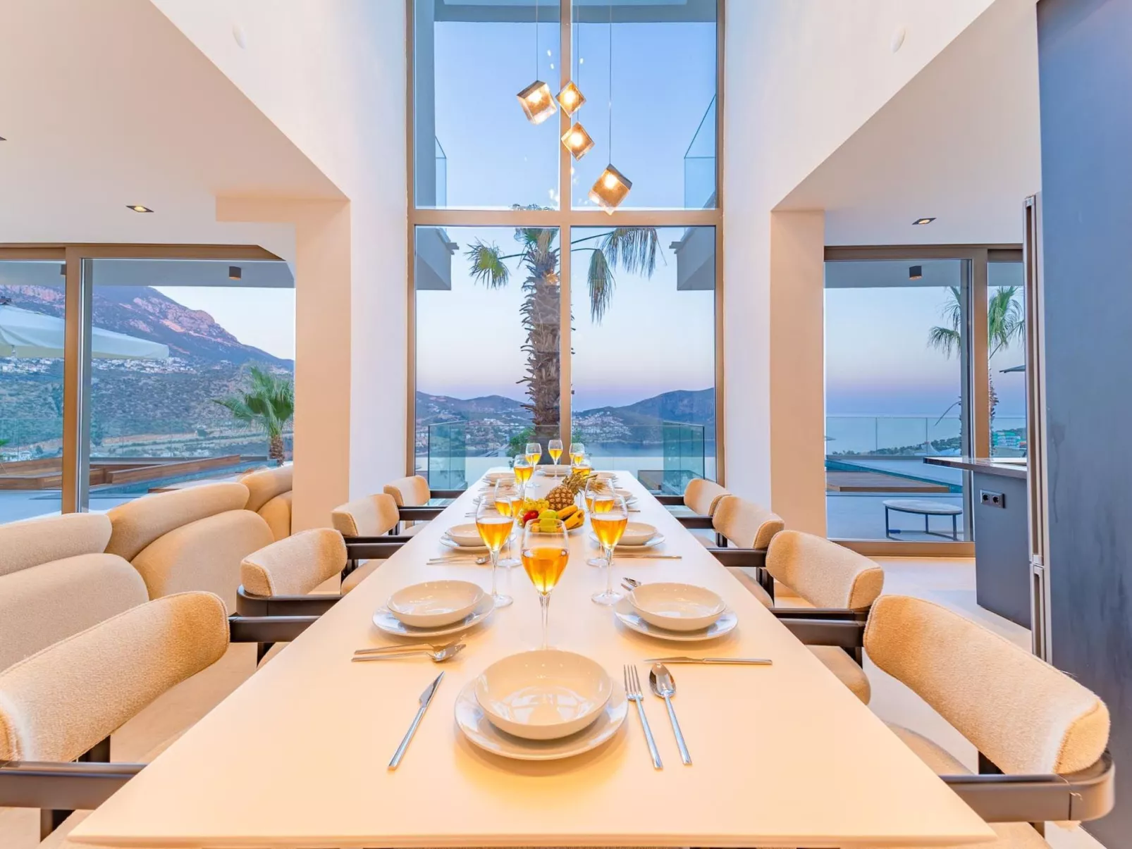 Moderne Luxusvilla für bis zu 12 Personen-Outside