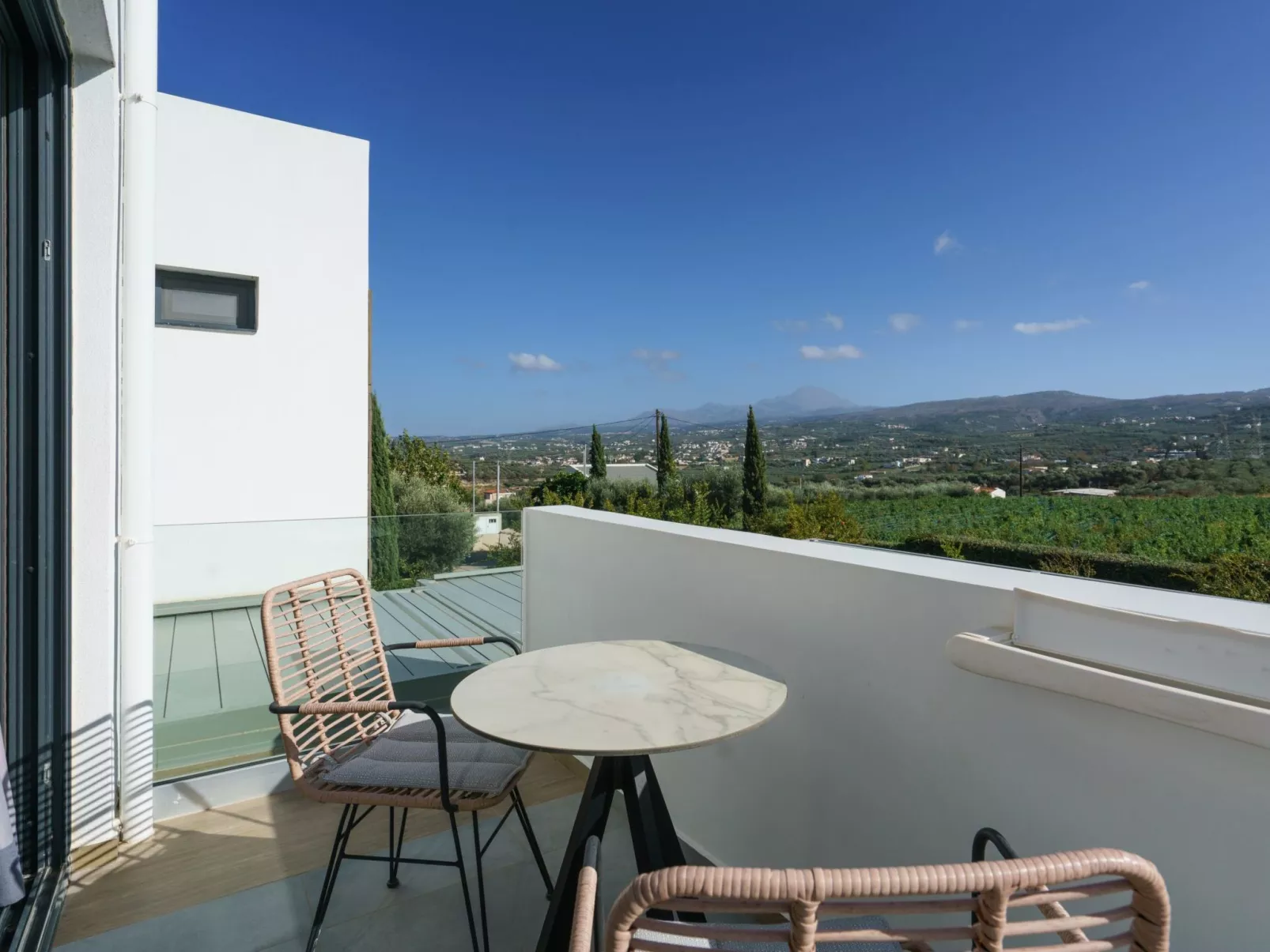 Lux-Villa mit Innen- und Außenpool, BBQ und Fitnessraum-Outside