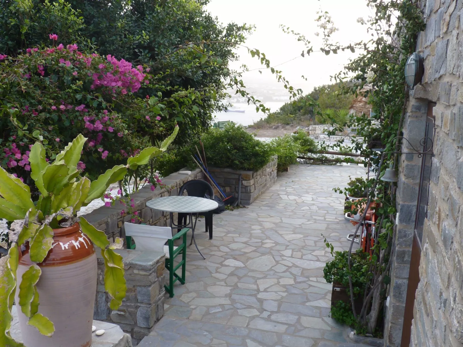 Apollon Paradise-Draußen