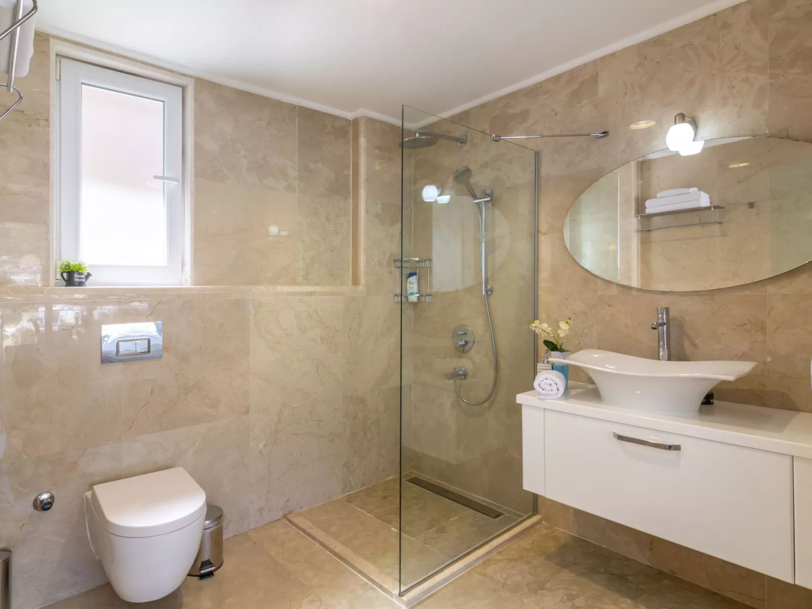 Villa Bluewhite-Image-tags.info