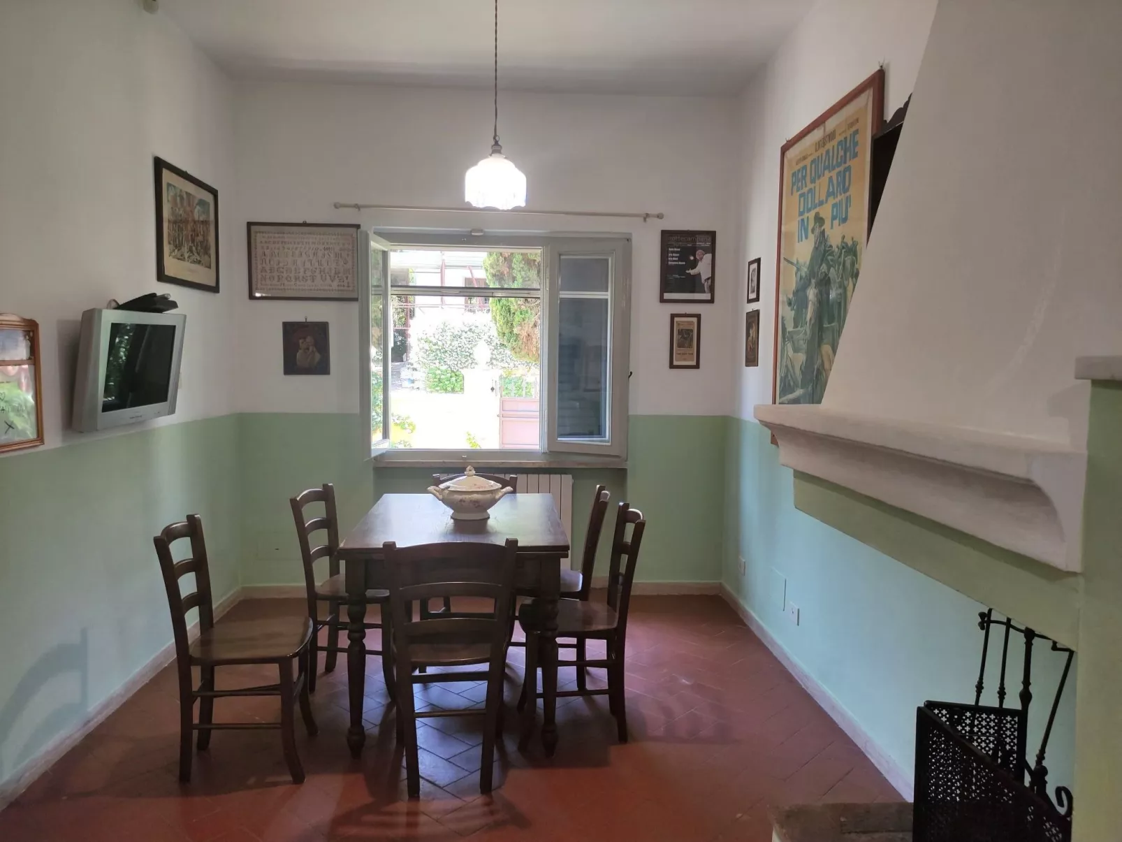 Villa mit schönem Gartne und Sonnenterrasse-Inside