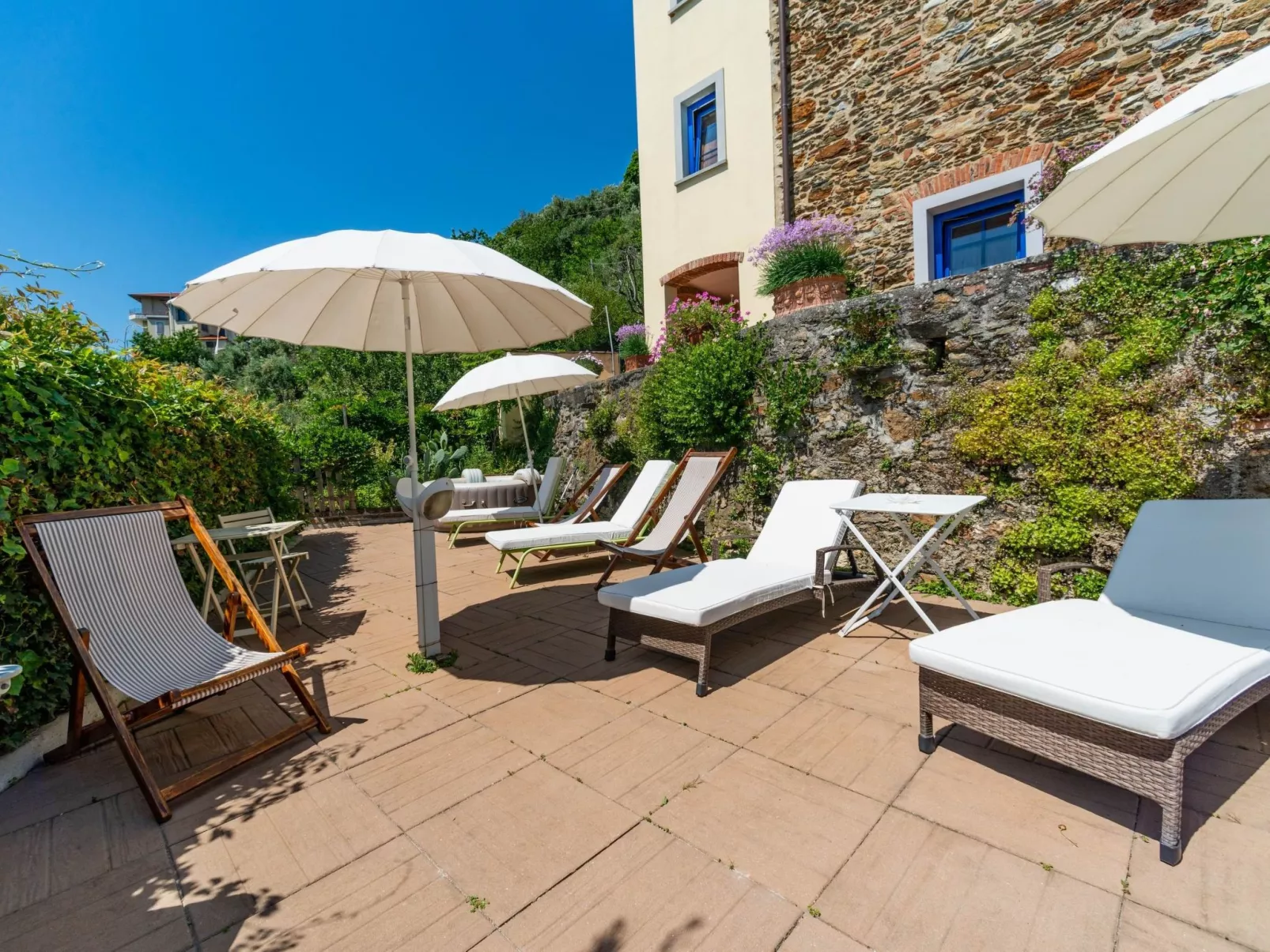 Wohnung 'Settimo cielo8' mit Schwimmbad-Outside