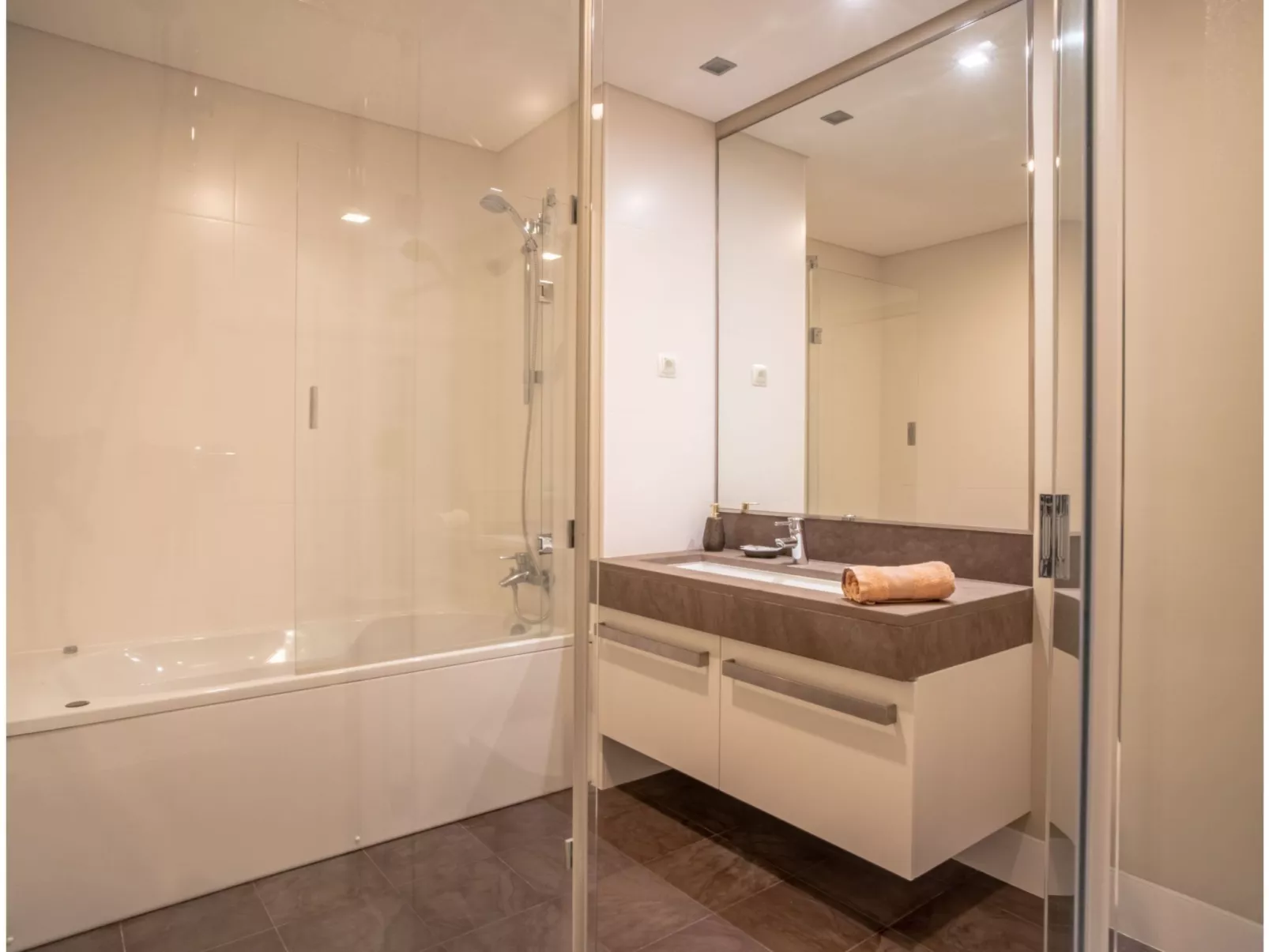 Für 6 Personen ca. 120 m&sup2; in São Martinho, Madeira (Südküste von Madeira)-Dedans