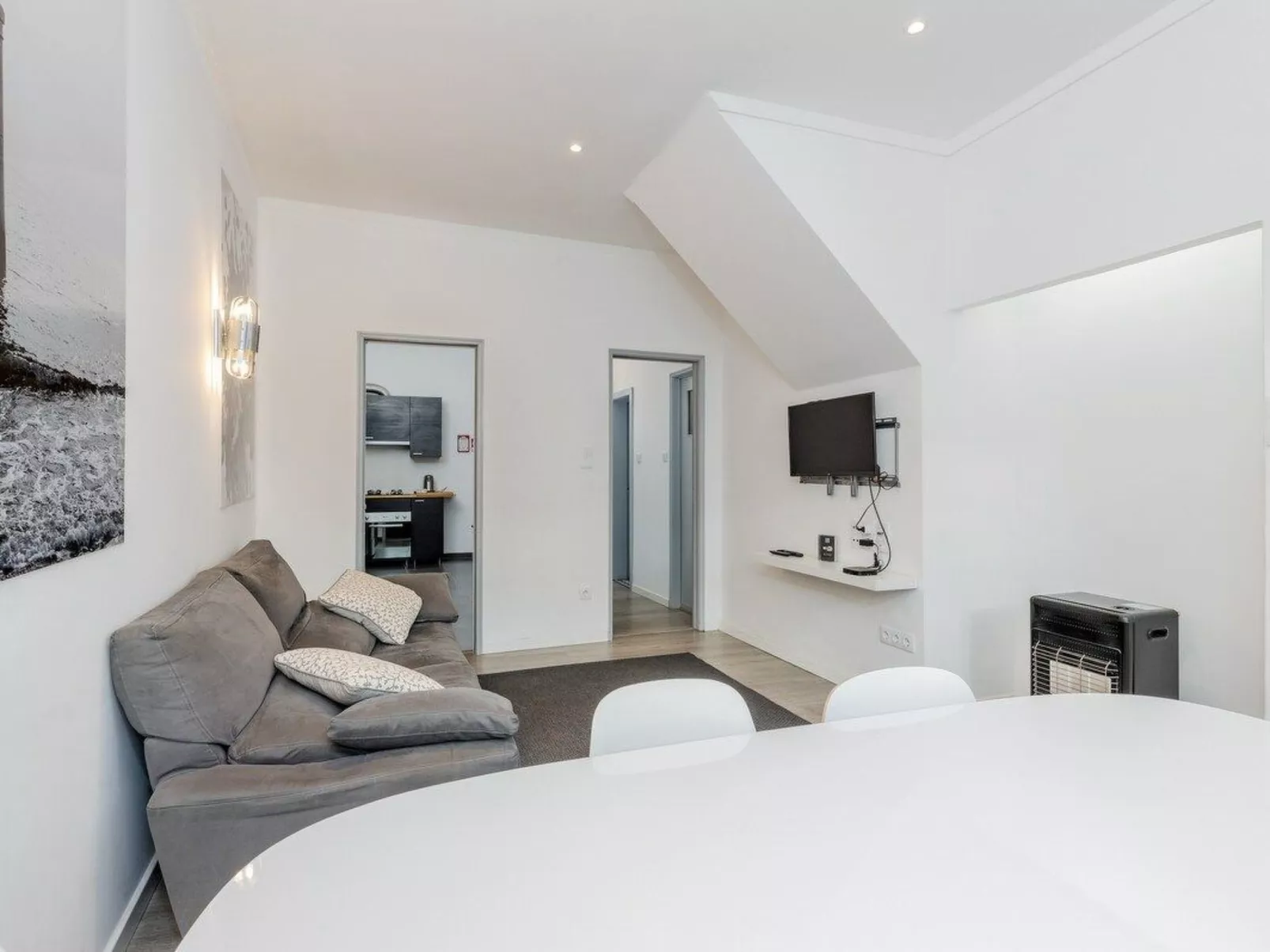 Traditionelles Haus am Meer-Image-tags.info