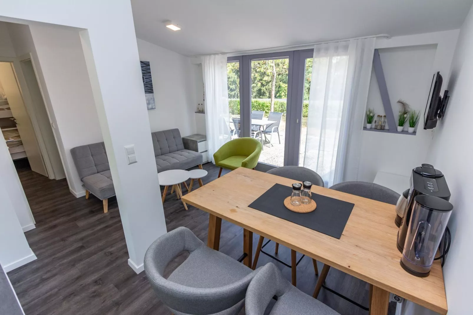 Bungalow Typ B 4P - Camping Park in der Eifel-Esszimmer