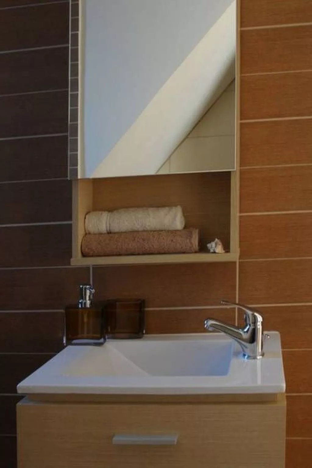 Charmantes Ferienhaus in Archangelos mit großem Balkon-Dedans