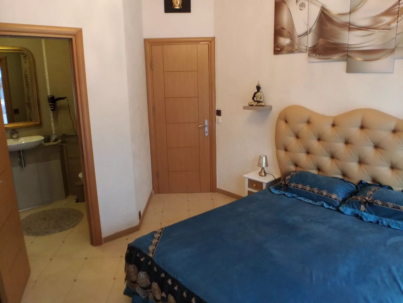 "Villa Sculpture" mit Terrasse-Inside