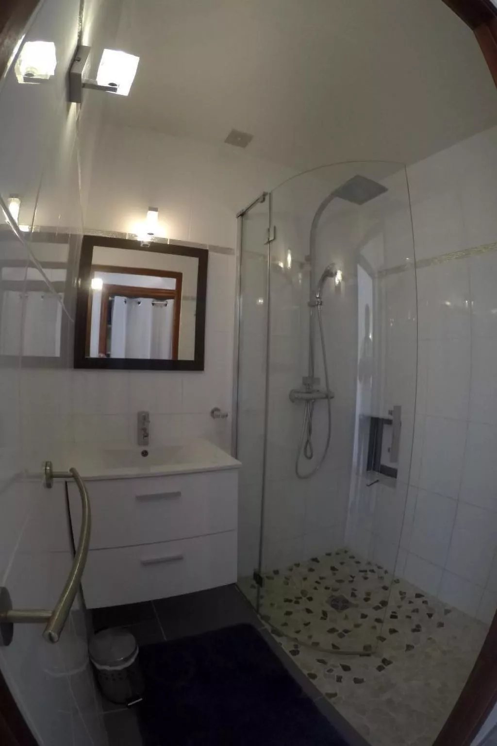 La Garonnette 12-Drinnen