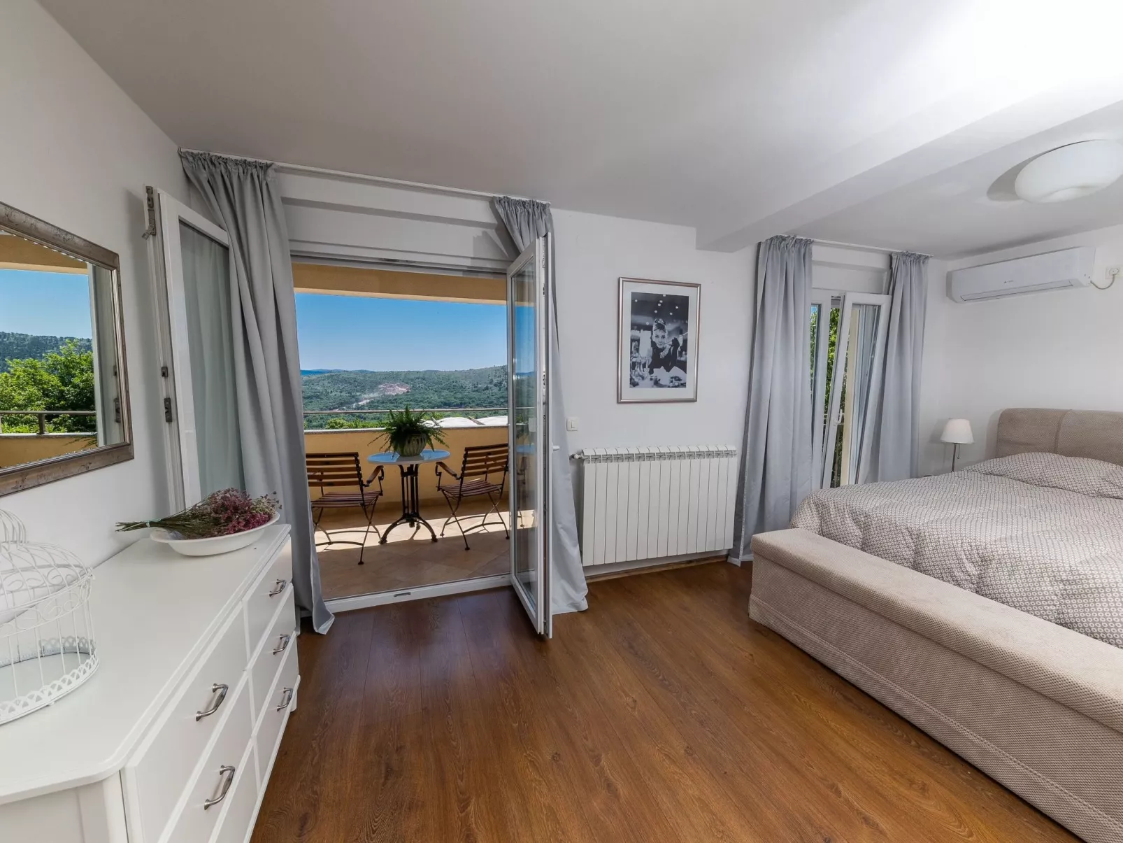 Ferienvilla mit privatem Pool-Dedans