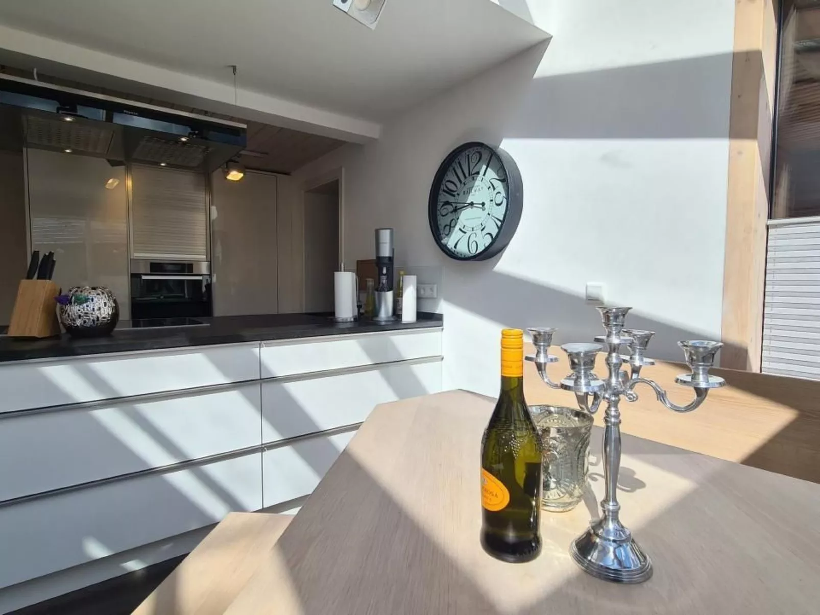 Das Haus am See-Drinnen