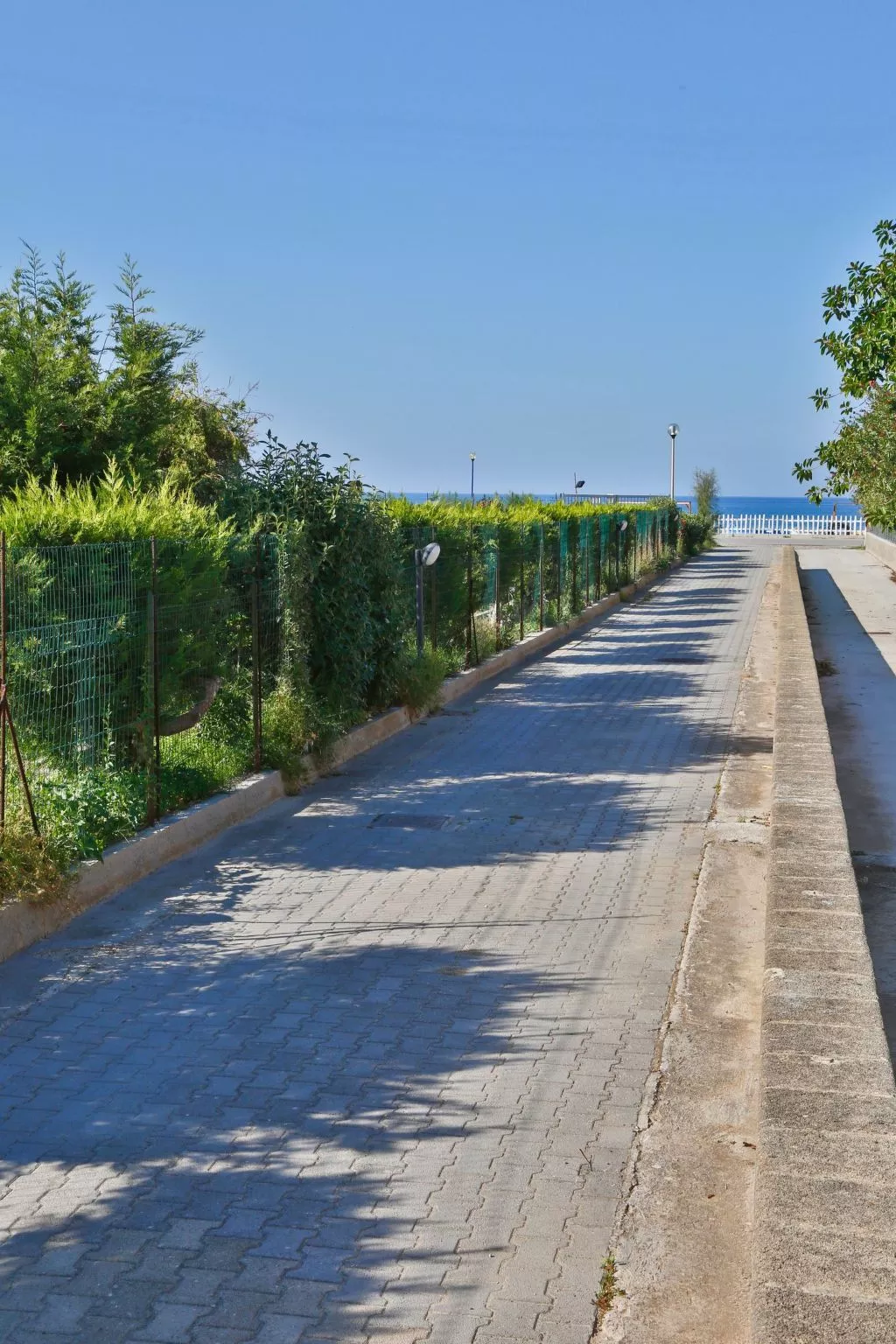 Helle mediterrane Villa mit Veranda und Garten-Outside